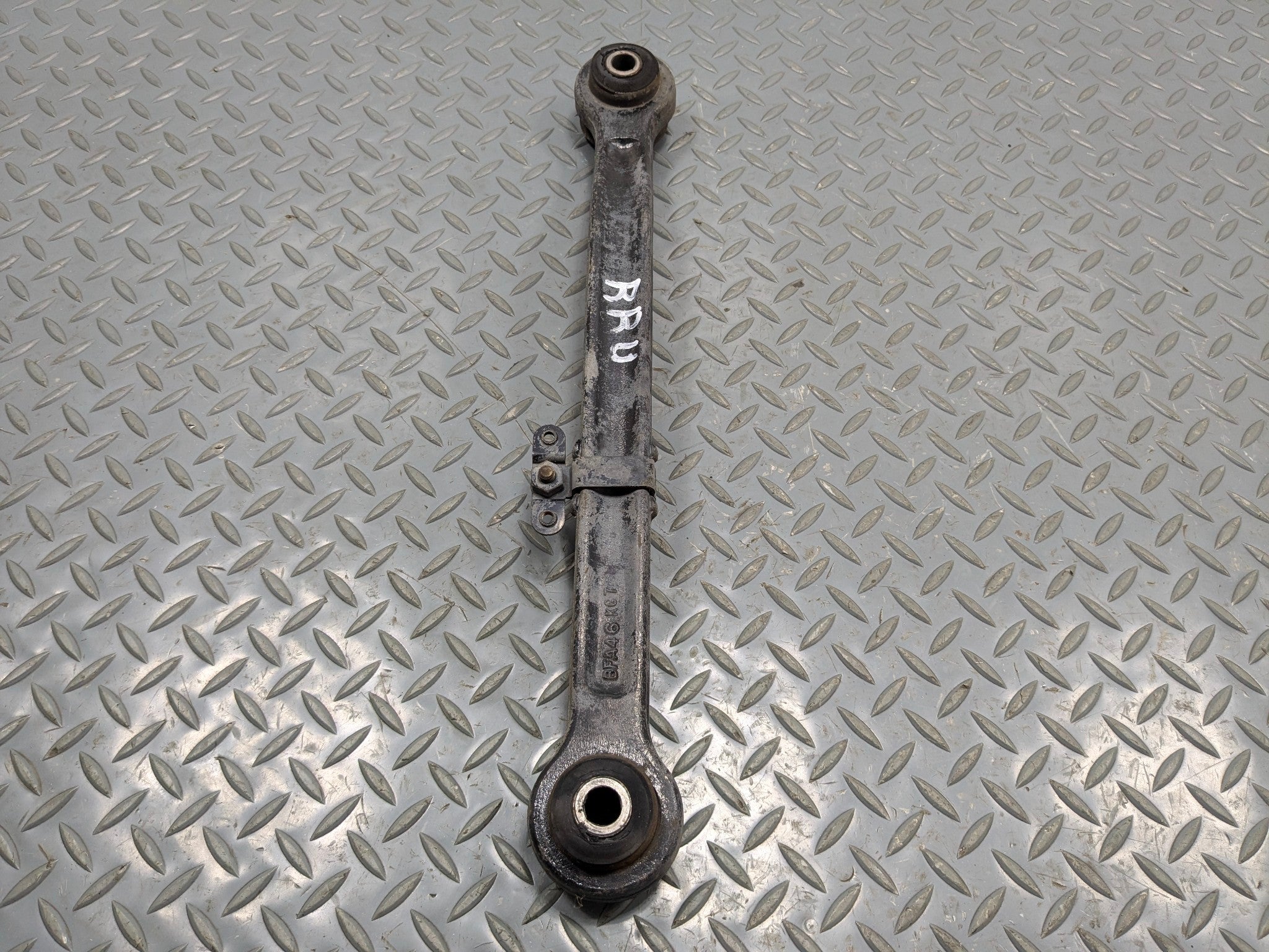 10 - 14 OEM CADILLAC ESCALADE ESV REAR RIGHT PASSENGER SIDE UPPER CONTROL ARM