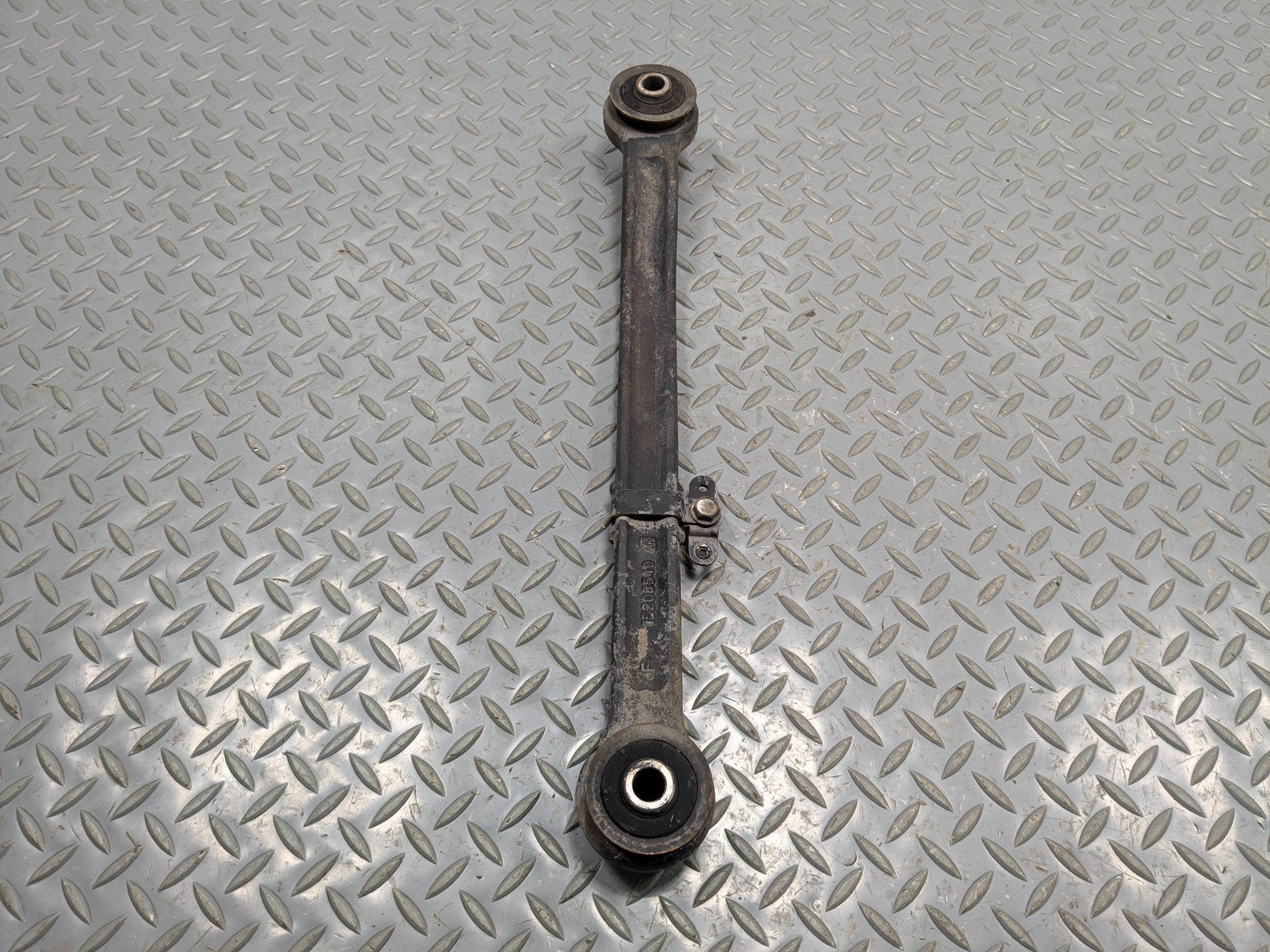 10 - 14 OEM CADILLAC ESCALADE ESV REAR RIGHT PASSENGER SIDE UPPER CONTROL ARM