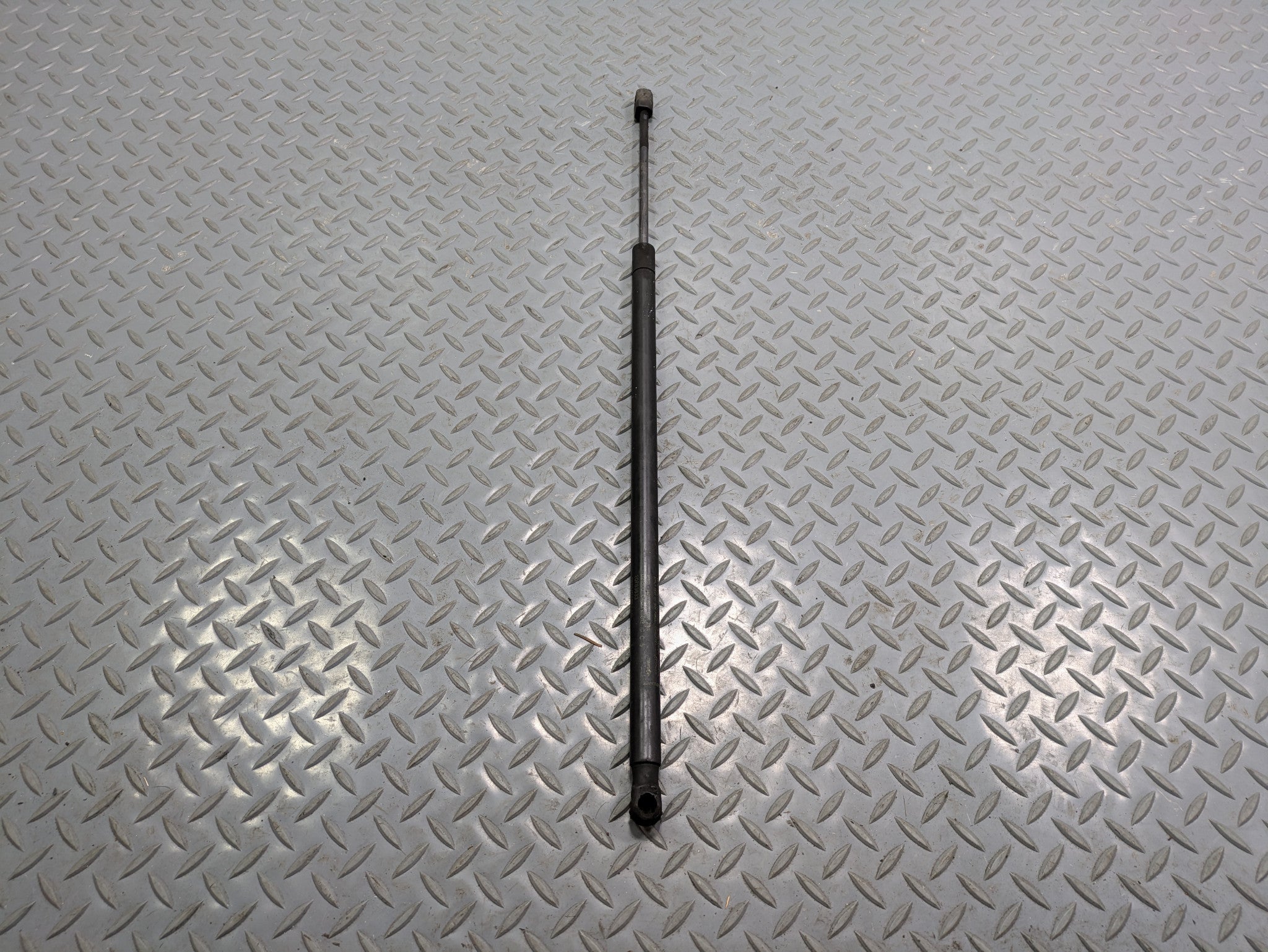 2010 - 2014 OEM CADILLAC ESCALADE ESV HOOD LIFT SUPPORT PROP ROD GAS SHOCK STRUT