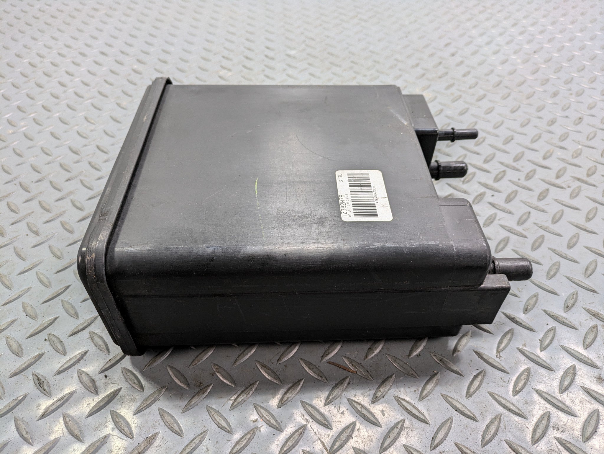 2010 - 2014 OEM CADILLAC ESCALADE ESV FUEL GAS 3.3L EVAPORATIVE CANISTER