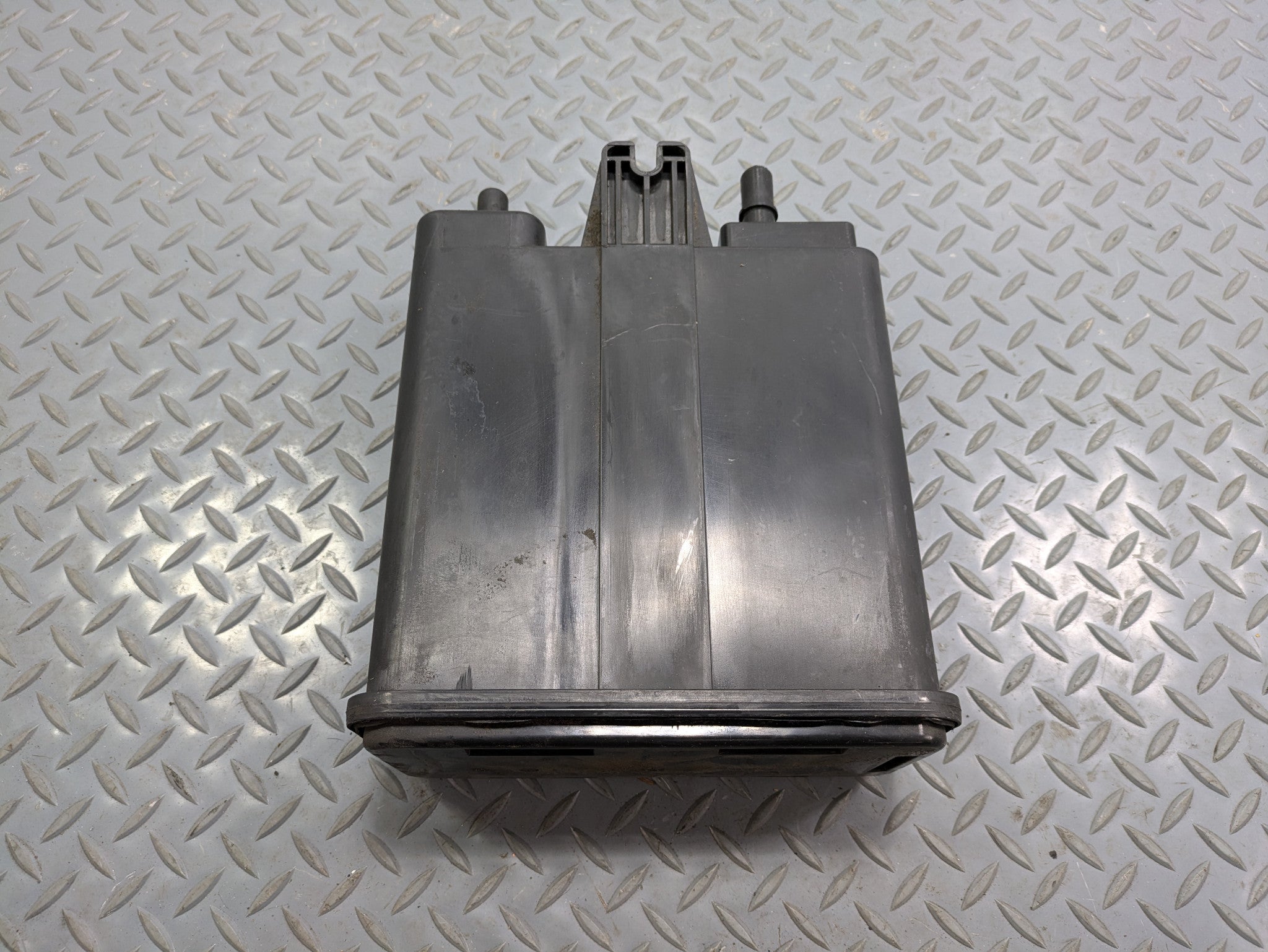 2010 - 2014 OEM CADILLAC ESCALADE ESV FUEL GAS 3.3L EVAPORATIVE CANISTER