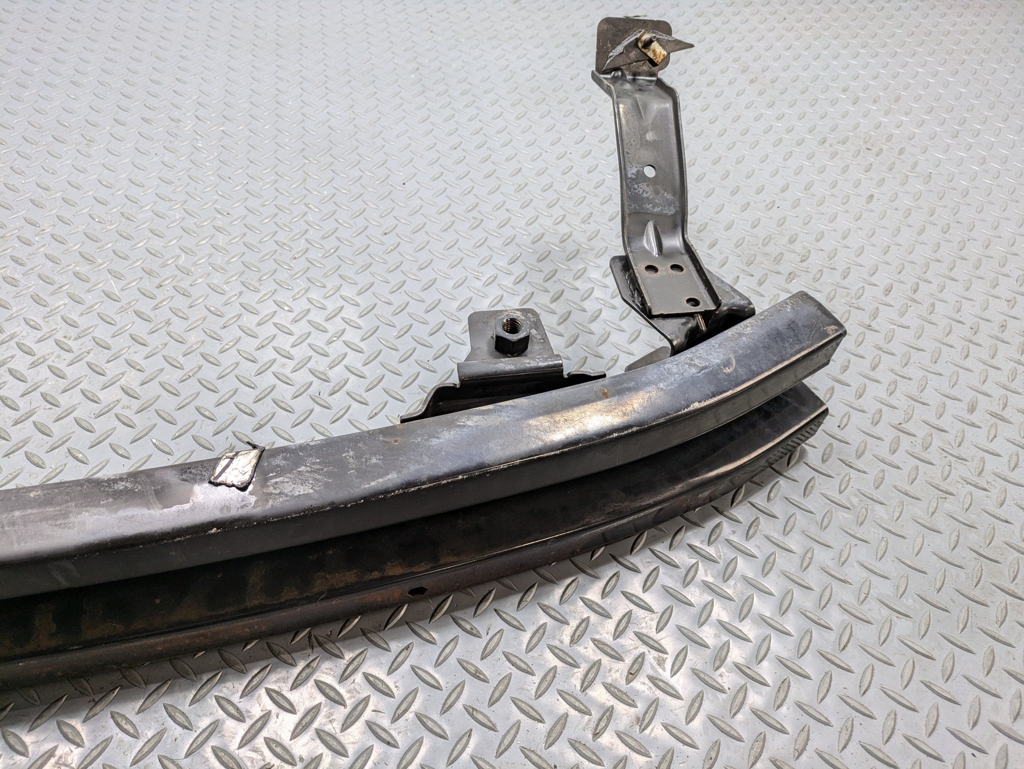 2010 - 2014 OEM CADILLAC ESCALADE ESV FRONT BUMPER REINFORCEMENT IMPACT BAR