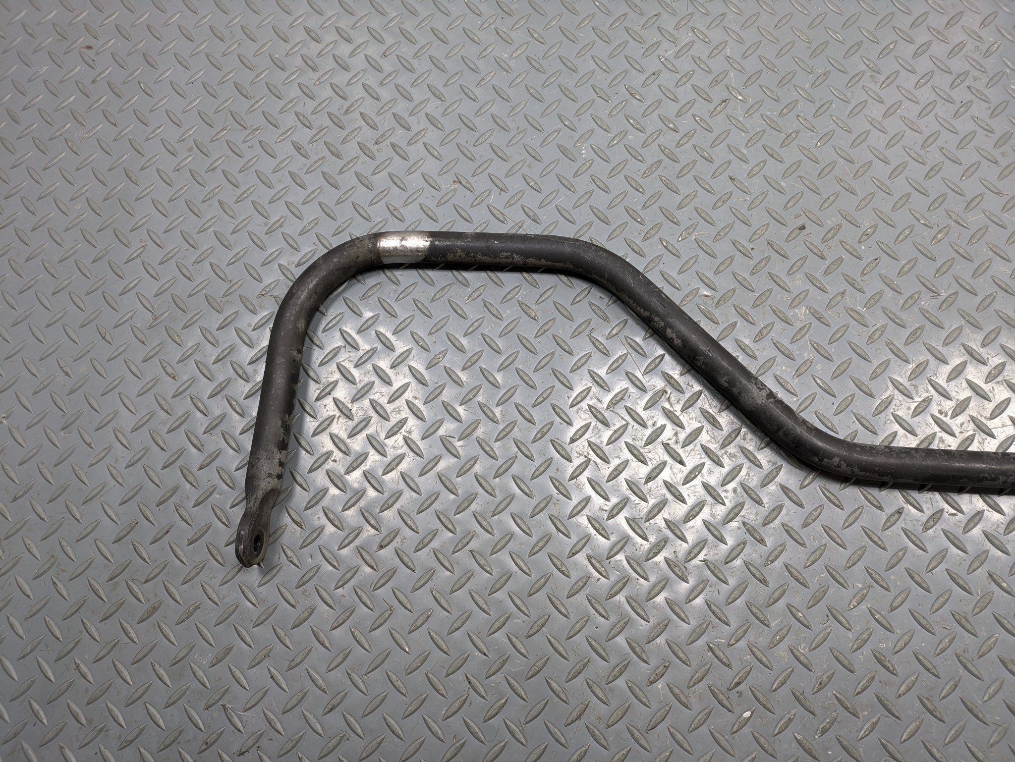 2010 - 2014 OEM CADILLAC ESCALADE ESV REAR STABILIZER ANTI ROLL SWAY BAR FITS
