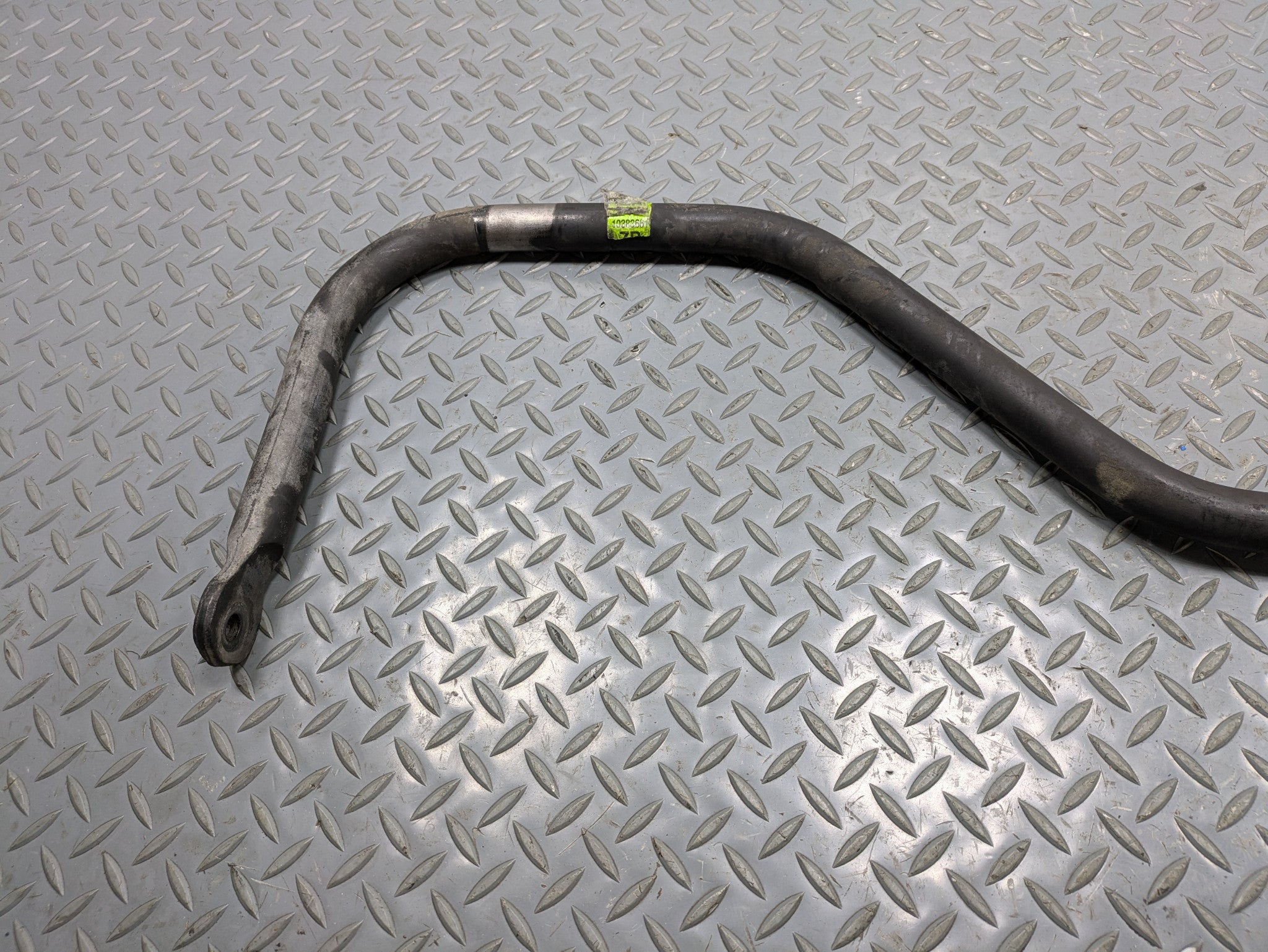 2010 - 2014 OEM CADILLAC ESCALADE ESV REAR STABILIZER ANTI ROLL SWAY BAR FITS