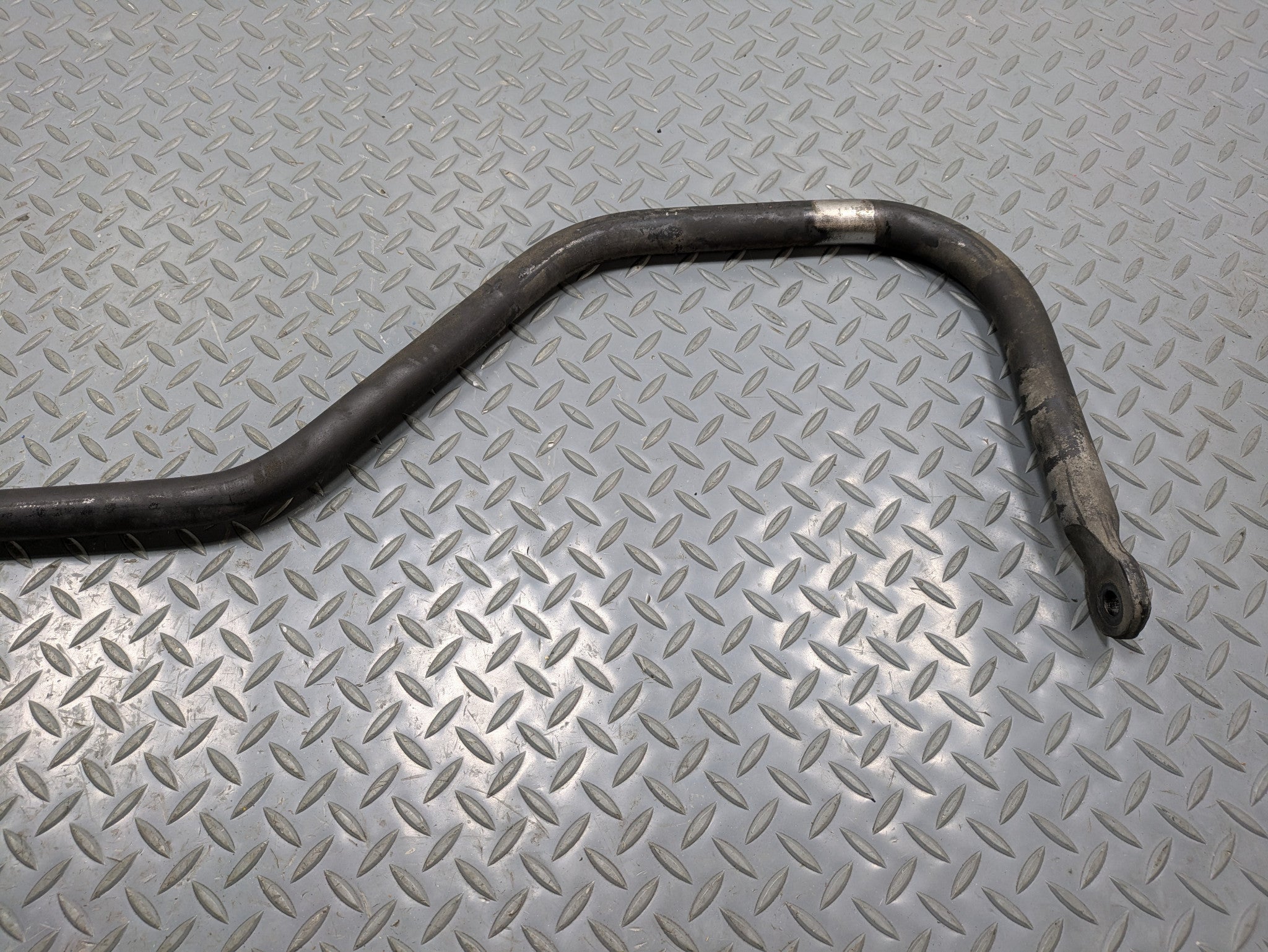 2010 - 2014 OEM CADILLAC ESCALADE ESV REAR STABILIZER ANTI ROLL SWAY BAR FITS