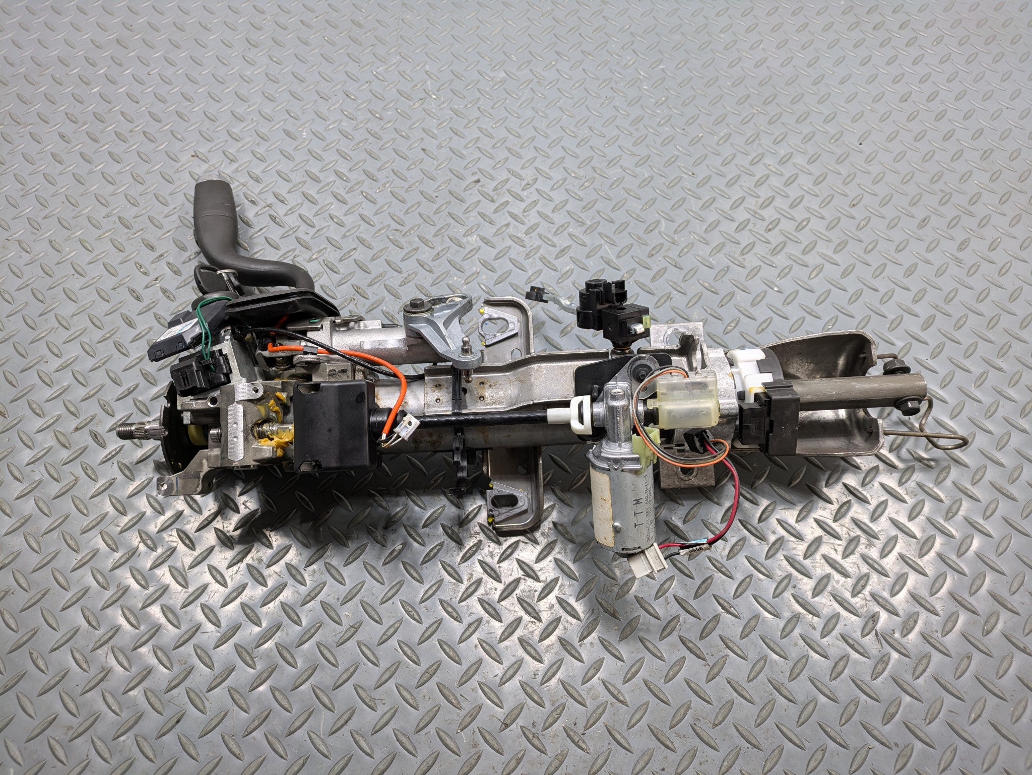 2010 - 2014 OEM CADILLAC ESCALADE ESV STEERING COLUMN ASSEMBLY