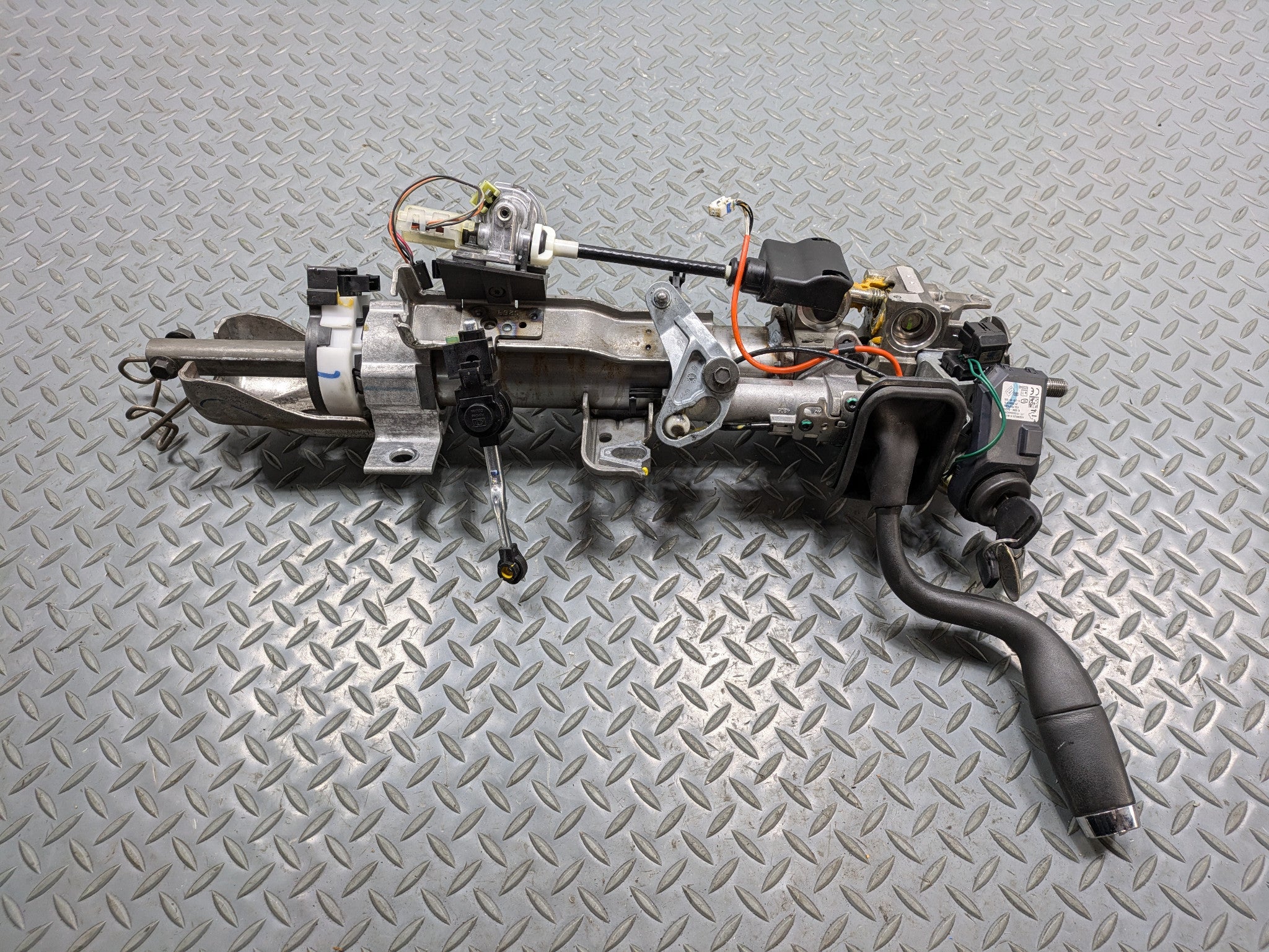 2010 - 2014 OEM CADILLAC ESCALADE ESV STEERING COLUMN ASSEMBLY