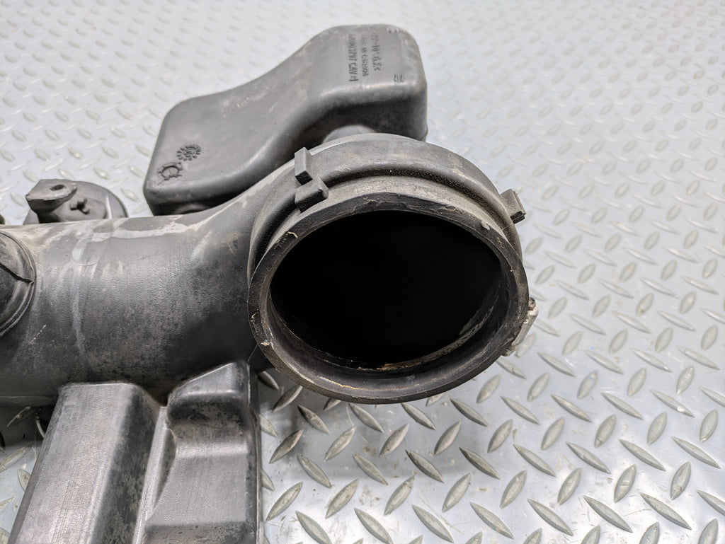 2010 - 2014 OEM CADILLAC ESCALADE ESV AIR CLEANER OUTLET DUCT INTAKE DUCT PIPE