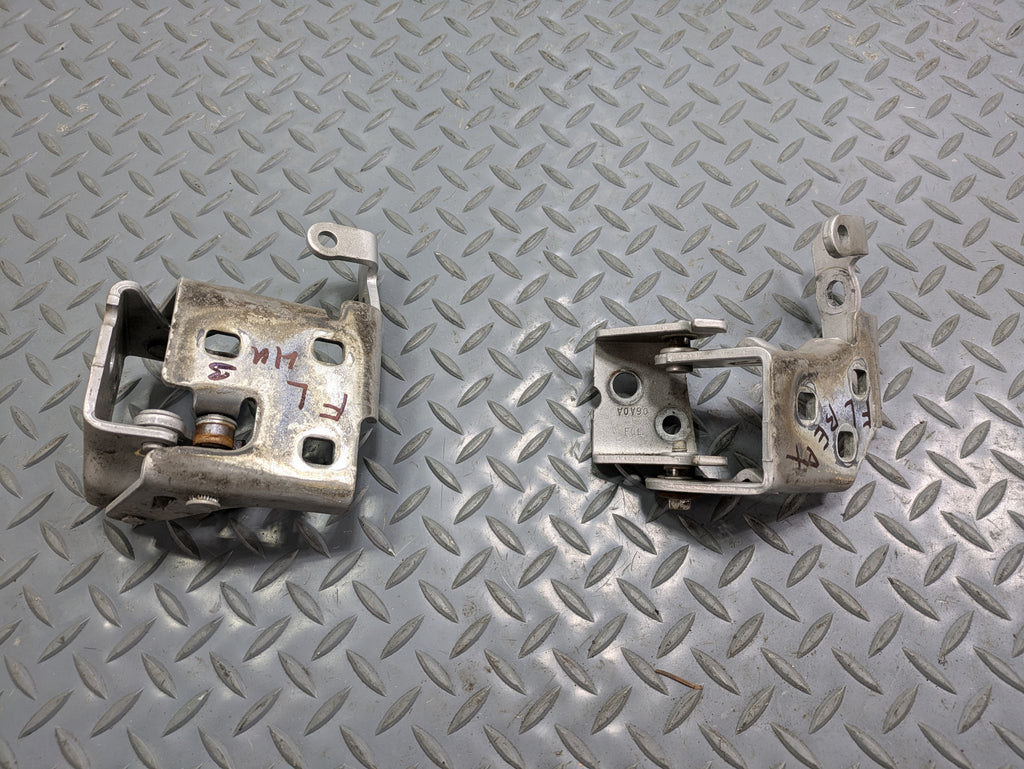 2010 - 2014 OEM CADILLAC ESCALADE ESV FRONT LEFT DRIVER SIDE DOOR HINGES SET