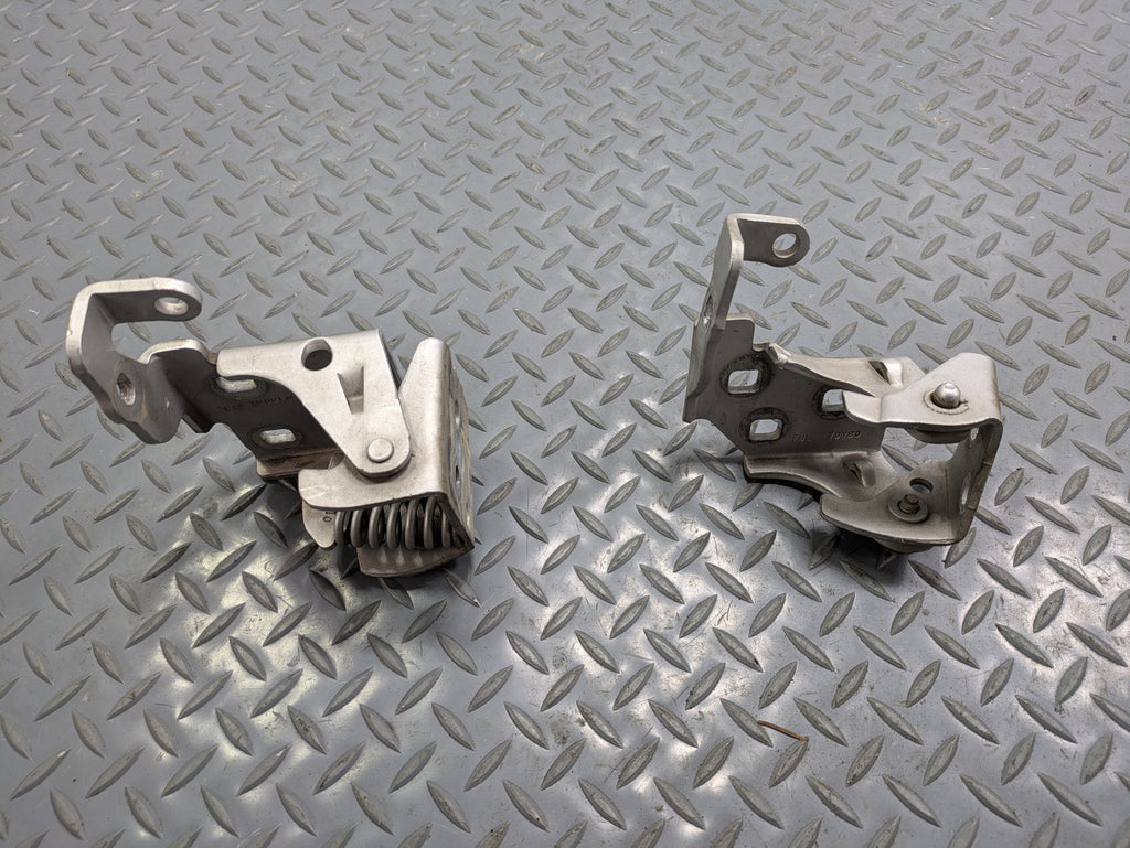 2010 - 2014 OEM CADILLAC ESCALADE ESV FRONT LEFT DRIVER SIDE DOOR HINGES SET