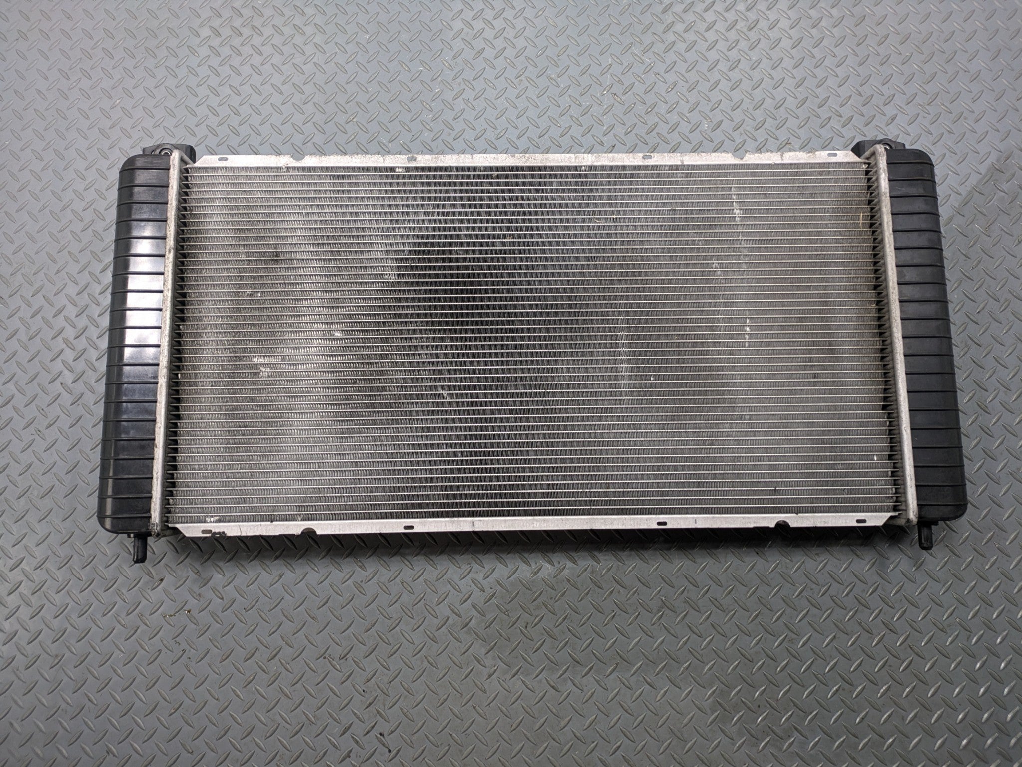 2010 - 2014 OEM CADILLAC ESCALADE ESV ENGINE RADIATOR ASSEMBLY
