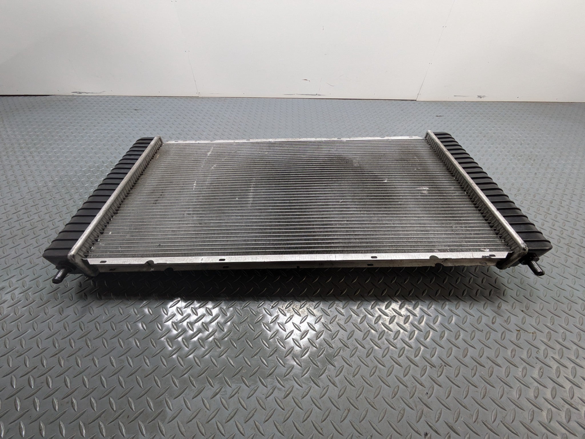 2010 - 2014 OEM CADILLAC ESCALADE ESV ENGINE RADIATOR ASSEMBLY