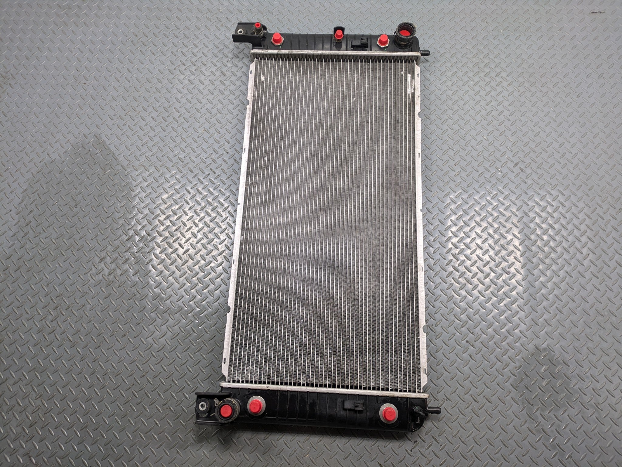 2010 - 2014 OEM CADILLAC ESCALADE ESV ENGINE RADIATOR ASSEMBLY