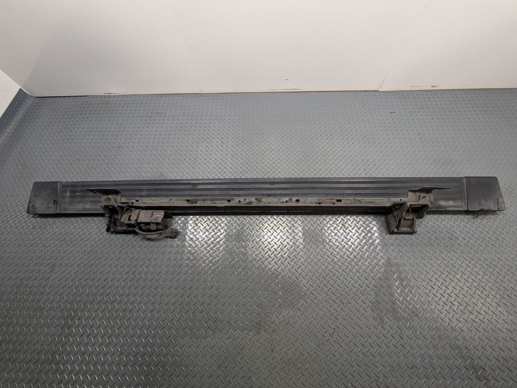 2010 - 2014 OEM CADILLAC ESCALADE ESV RIGHT SIDE RUNNING BOARD ASSIST STEP