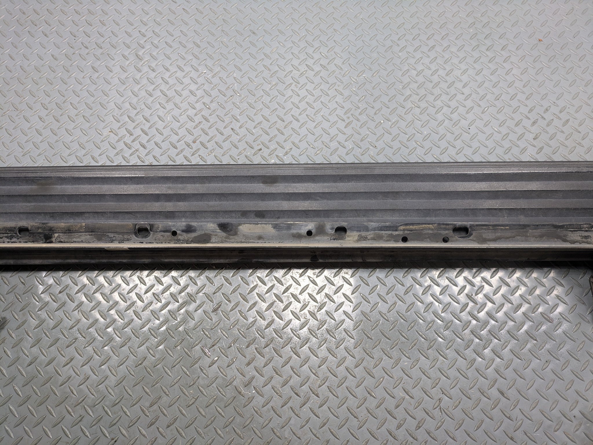 2010 - 2014 OEM CADILLAC ESCALADE ESV RIGHT SIDE RUNNING BOARD ASSIST STEP