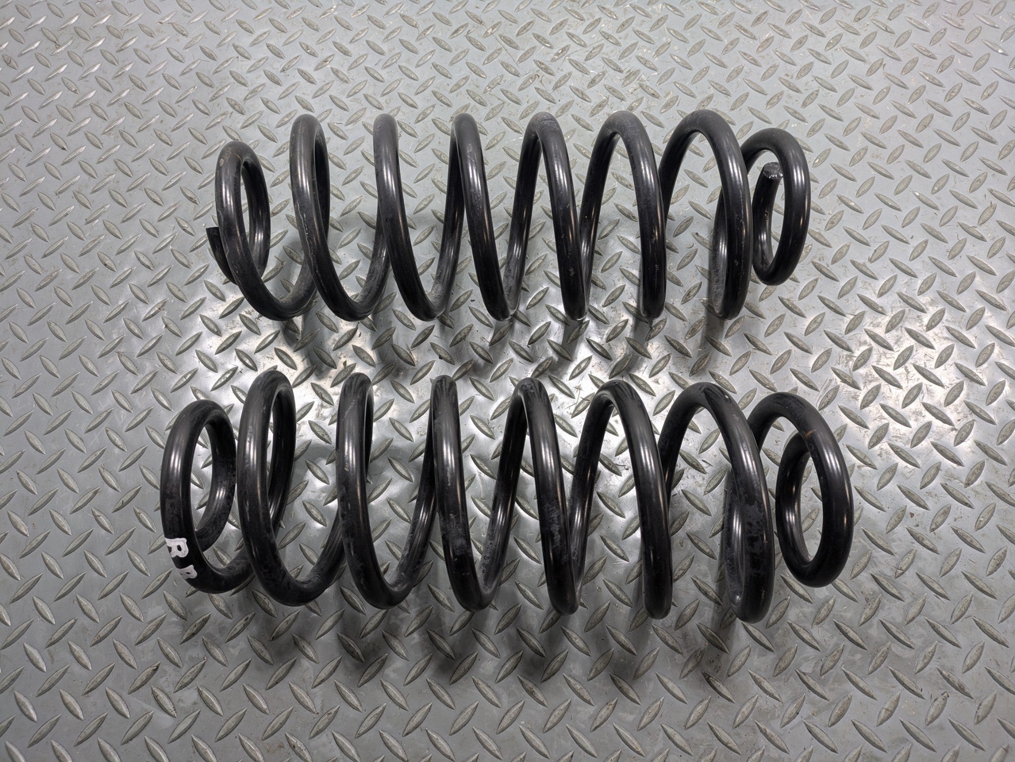 2010 - 2014 OEM CADILLAC ESCALADE ESV REAR LEFT AND RIGHT SIDE AIR COIL SPRING