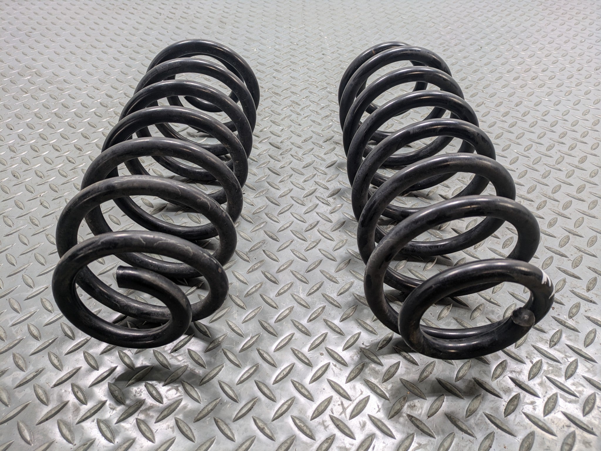 2010 - 2014 OEM CADILLAC ESCALADE ESV REAR LEFT AND RIGHT SIDE AIR COIL SPRING
