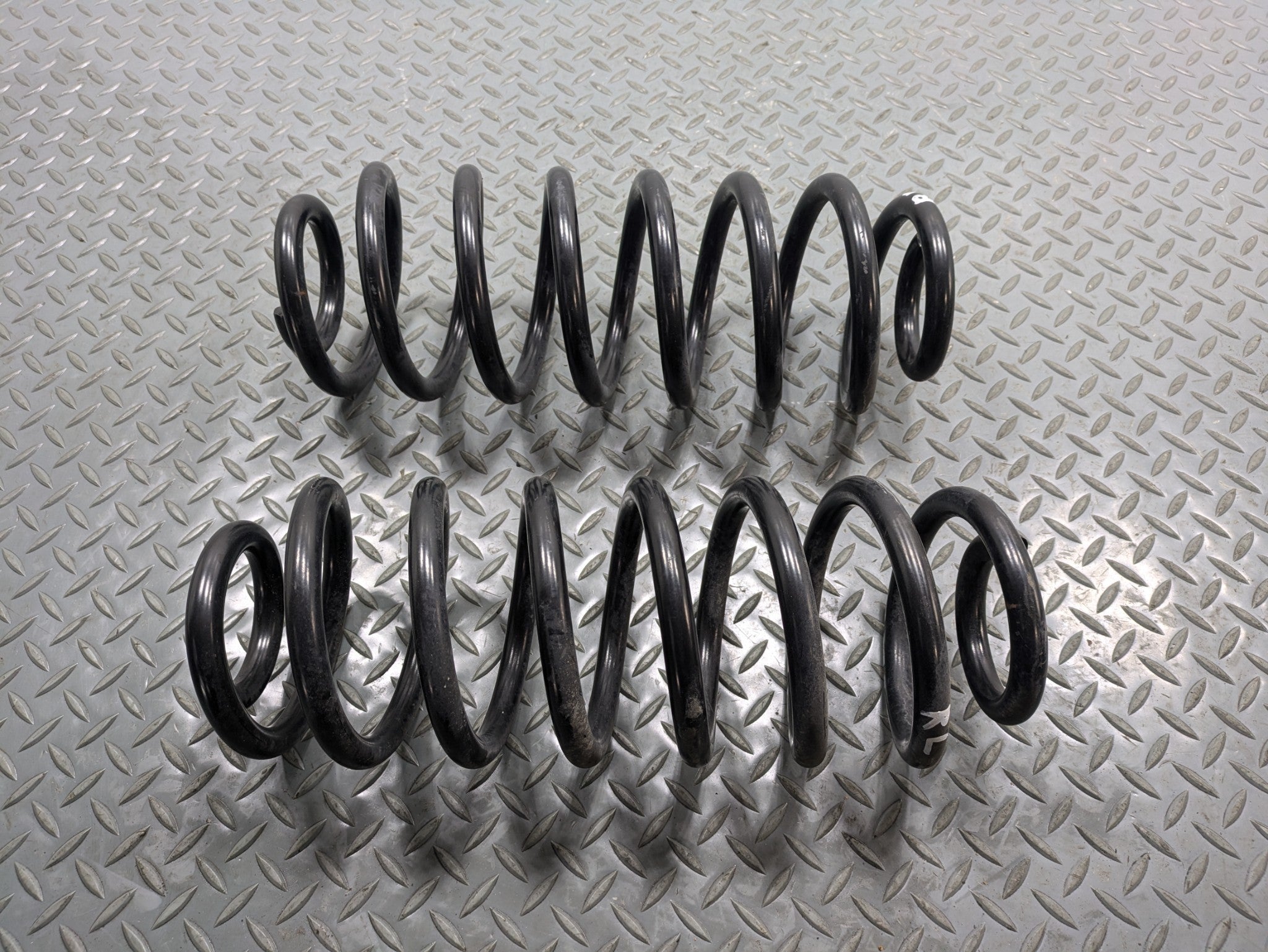 2010 - 2014 OEM CADILLAC ESCALADE ESV REAR LEFT AND RIGHT SIDE AIR COIL SPRING