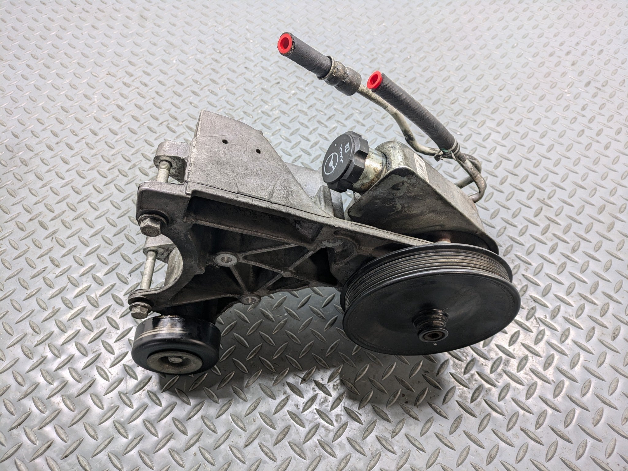 2010 - 2014 OEM CADILLAC ESCALADE ESV ENGINE POWER STEERING PUMP MOTOR ASSEMBLY