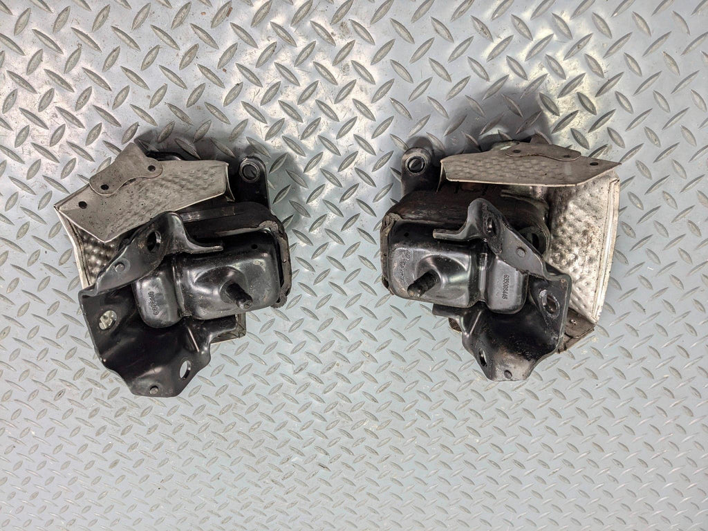 2010 - 2014 OEM CADILLAC ESCALADE ESV LEFT AND RIGHT SIDE MOTOR ENGINE MOUNT