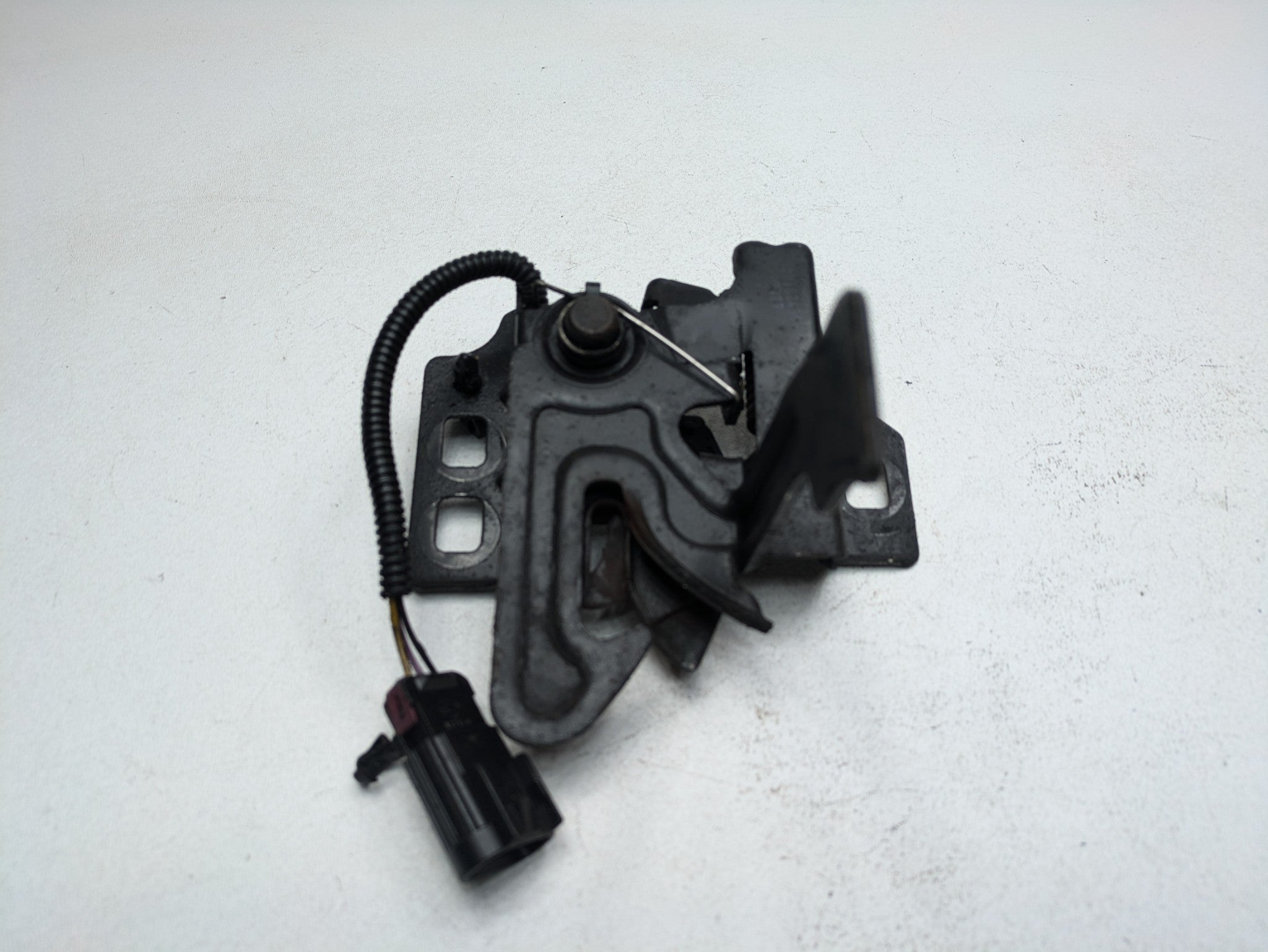 2010 - 2014 OEM CADILLAC ESCALADE ESV HOOD LOCK LATCH RELEASE ACTUATOR ASSEMBLY