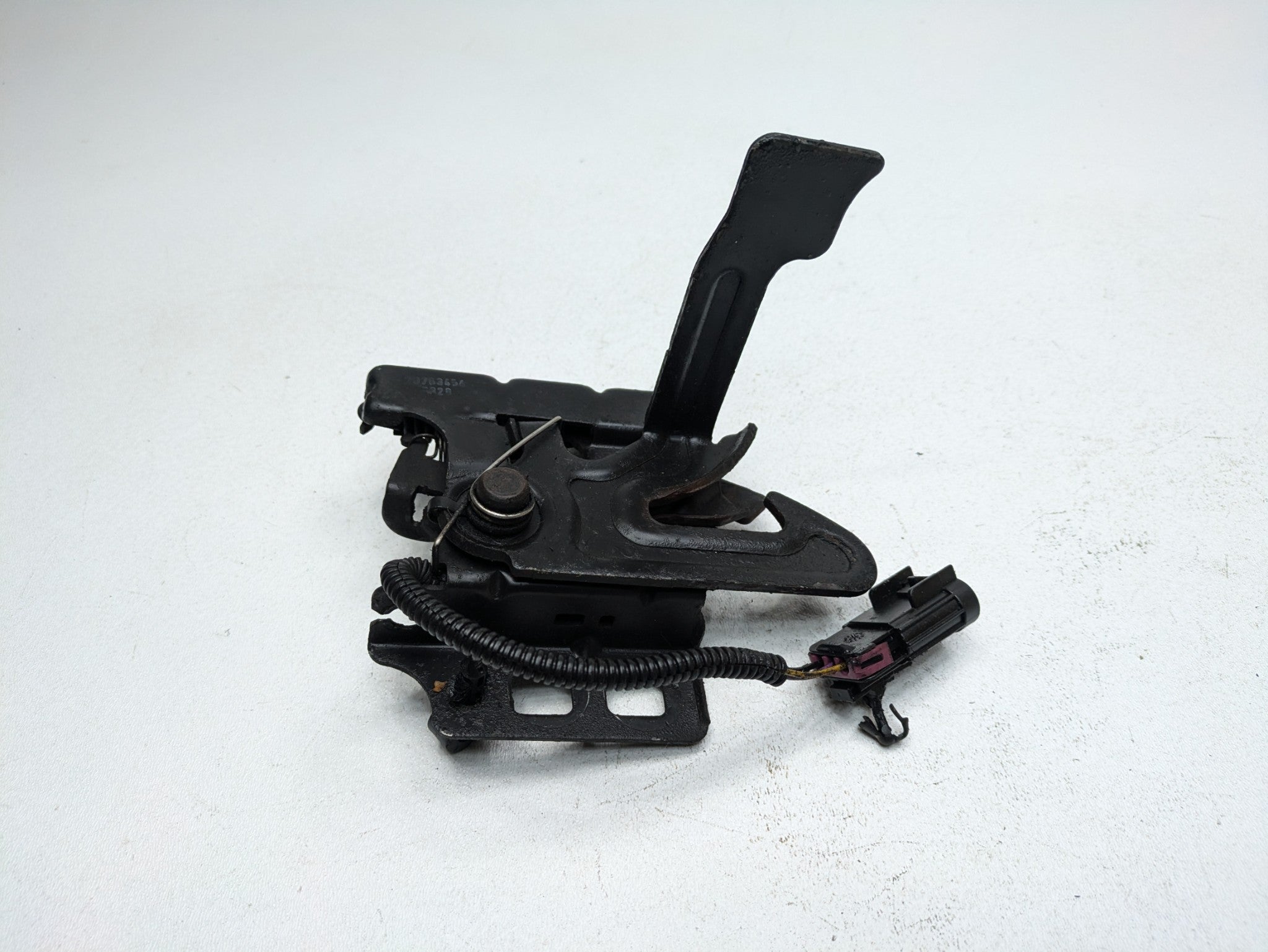 2010 - 2014 OEM CADILLAC ESCALADE ESV HOOD LOCK LATCH RELEASE ACTUATOR ASSEMBLY