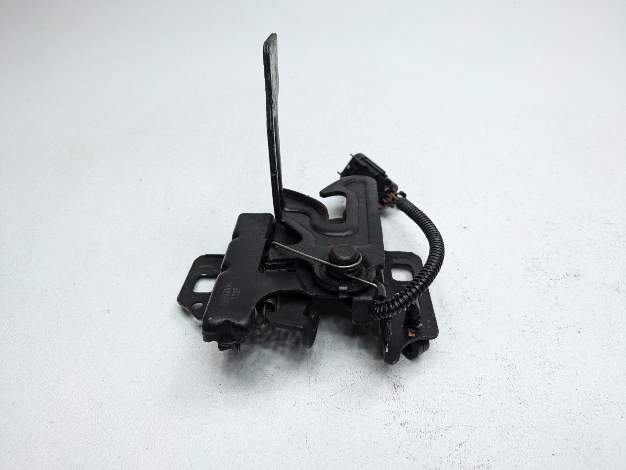 2010 - 2014 OEM CADILLAC ESCALADE ESV HOOD LOCK LATCH RELEASE ACTUATOR ASSEMBLY