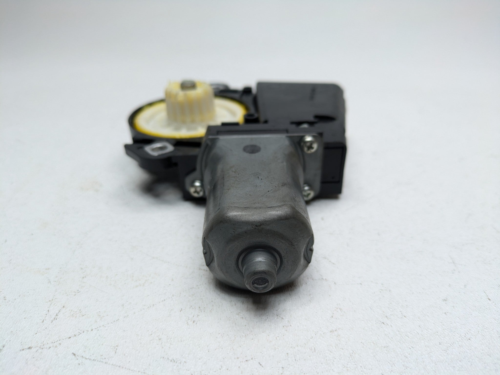 2010 - 2014 OEM CADILLAC ESCALADE ESV SUNROOF WINDOW CONTROL MOTOR ASSEMBLY