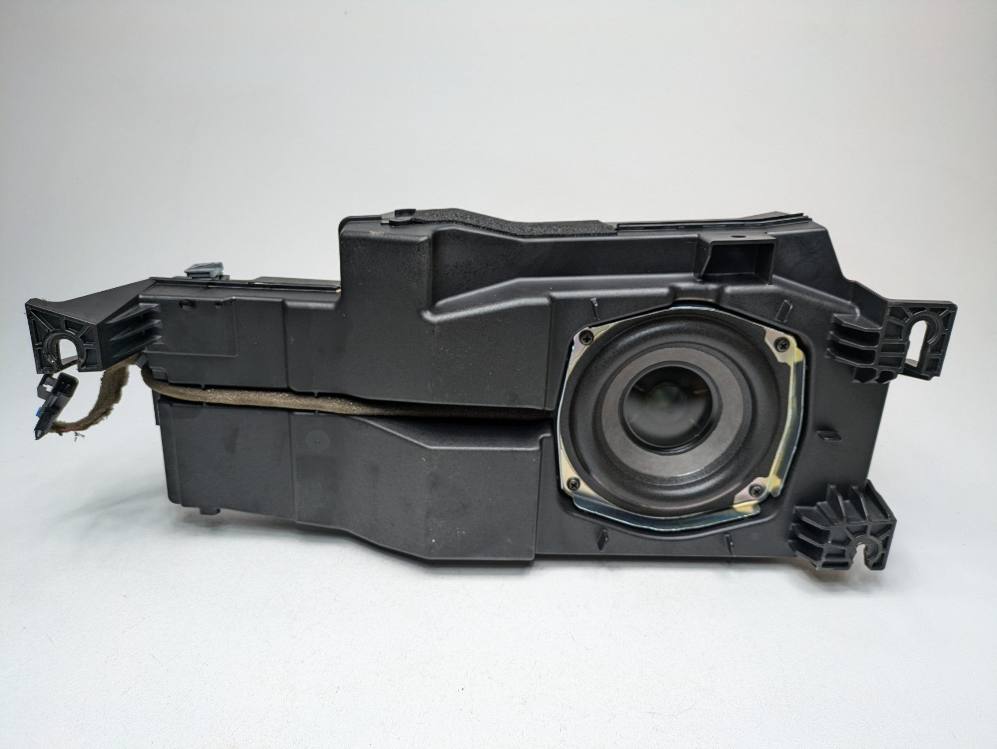 2010 - 2014 OEM CADILLAC ESCALADE ESV DASH AUDIO STEREO SPEAKER SUBWOOFER BOSE