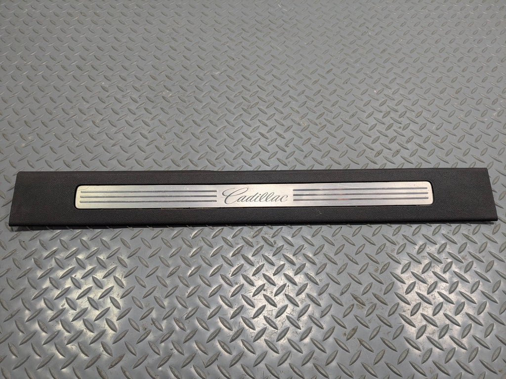 10 - 14 OEM CADILLAC ESCALADE ESV FRONT LEFT DRIVER SIDE DOOR SILL PLATE TRIM