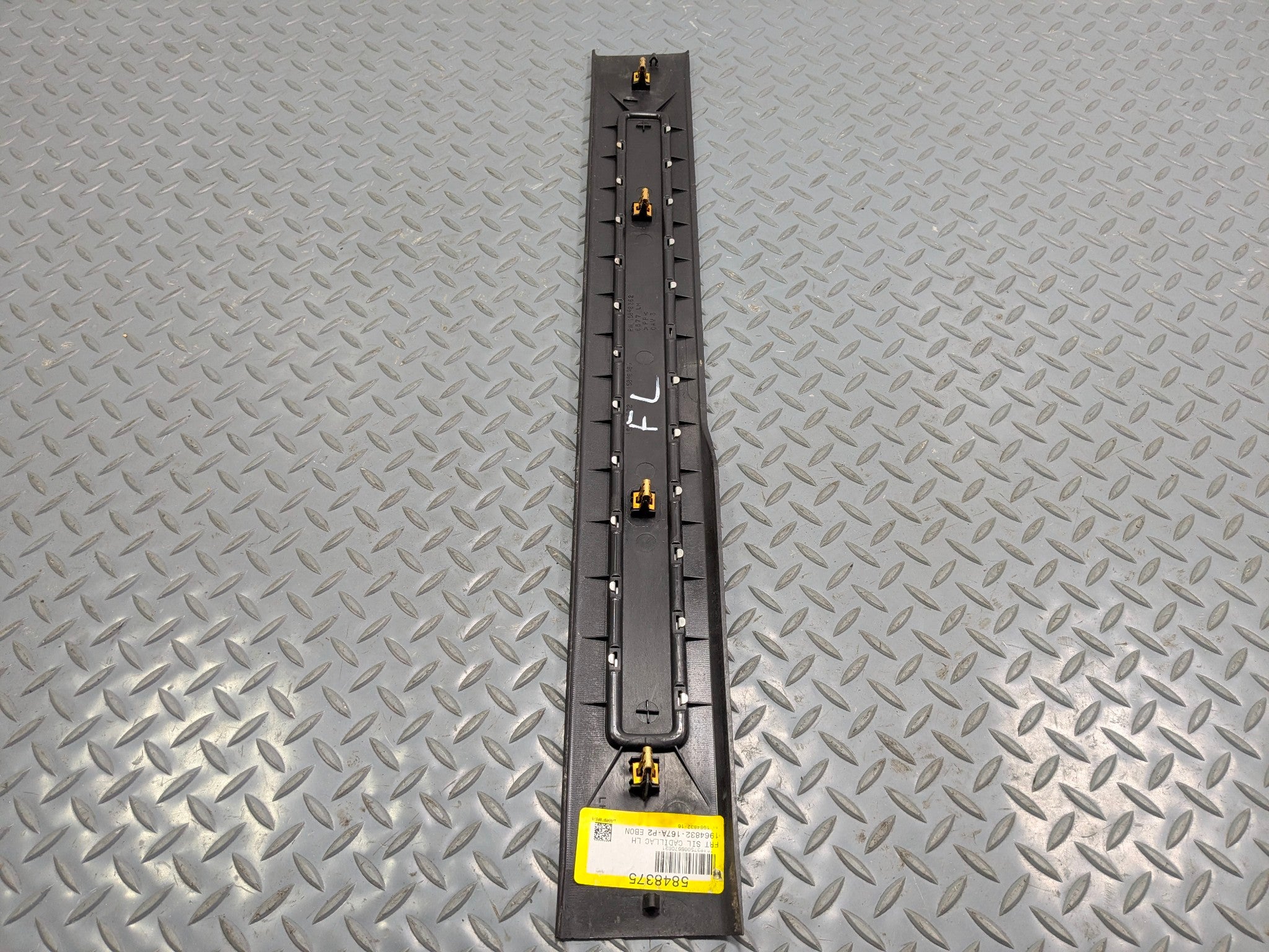 10 - 14 OEM CADILLAC ESCALADE ESV FRONT LEFT DRIVER SIDE DOOR SILL PLATE TRIM