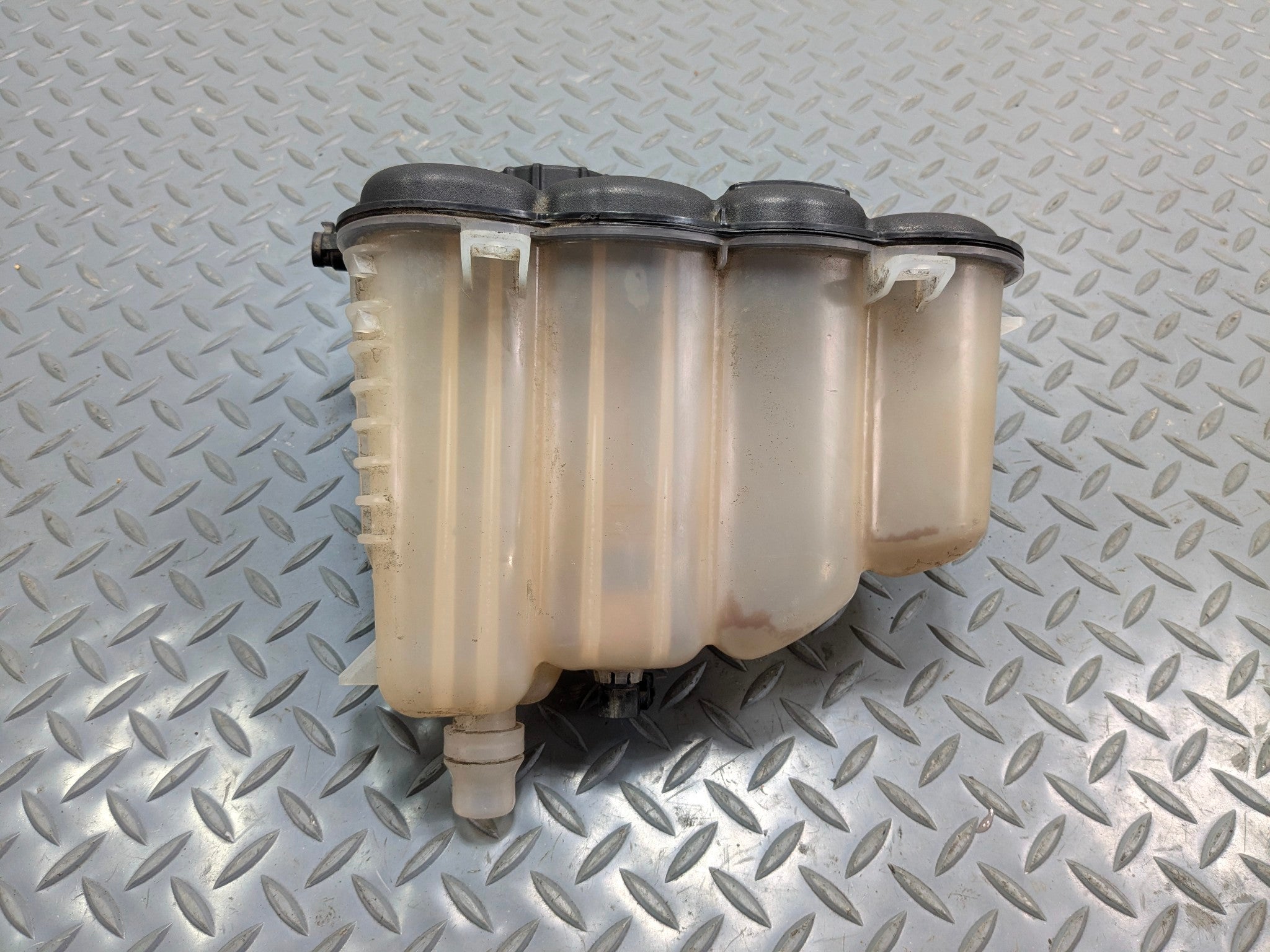 2010 - 2014 OEM CADILLAC ESCALADE ESV RADIATOR COOLANT RECOVERY BOTTLE RESERVOIR