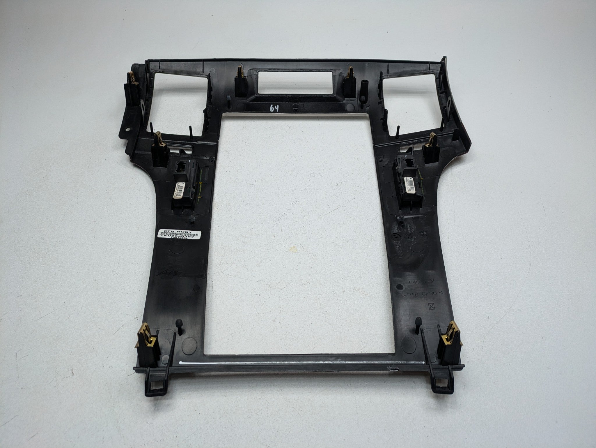 2010 - 2014 OEM CADILLAC ESCALADE ESV RADIO BEZEL TRIM SURROUND DASH VENTS COVER