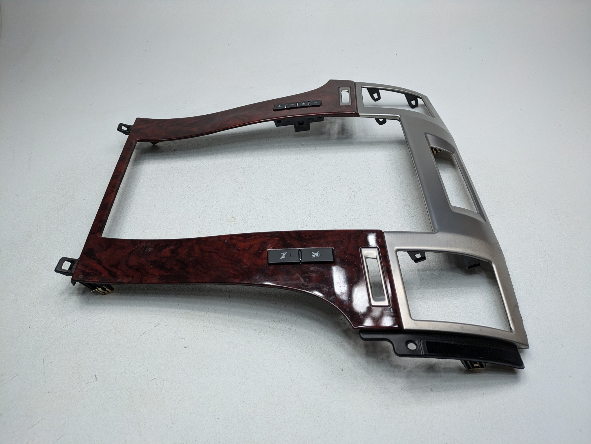 2010 - 2014 OEM CADILLAC ESCALADE ESV RADIO BEZEL TRIM SURROUND DASH VENTS COVER