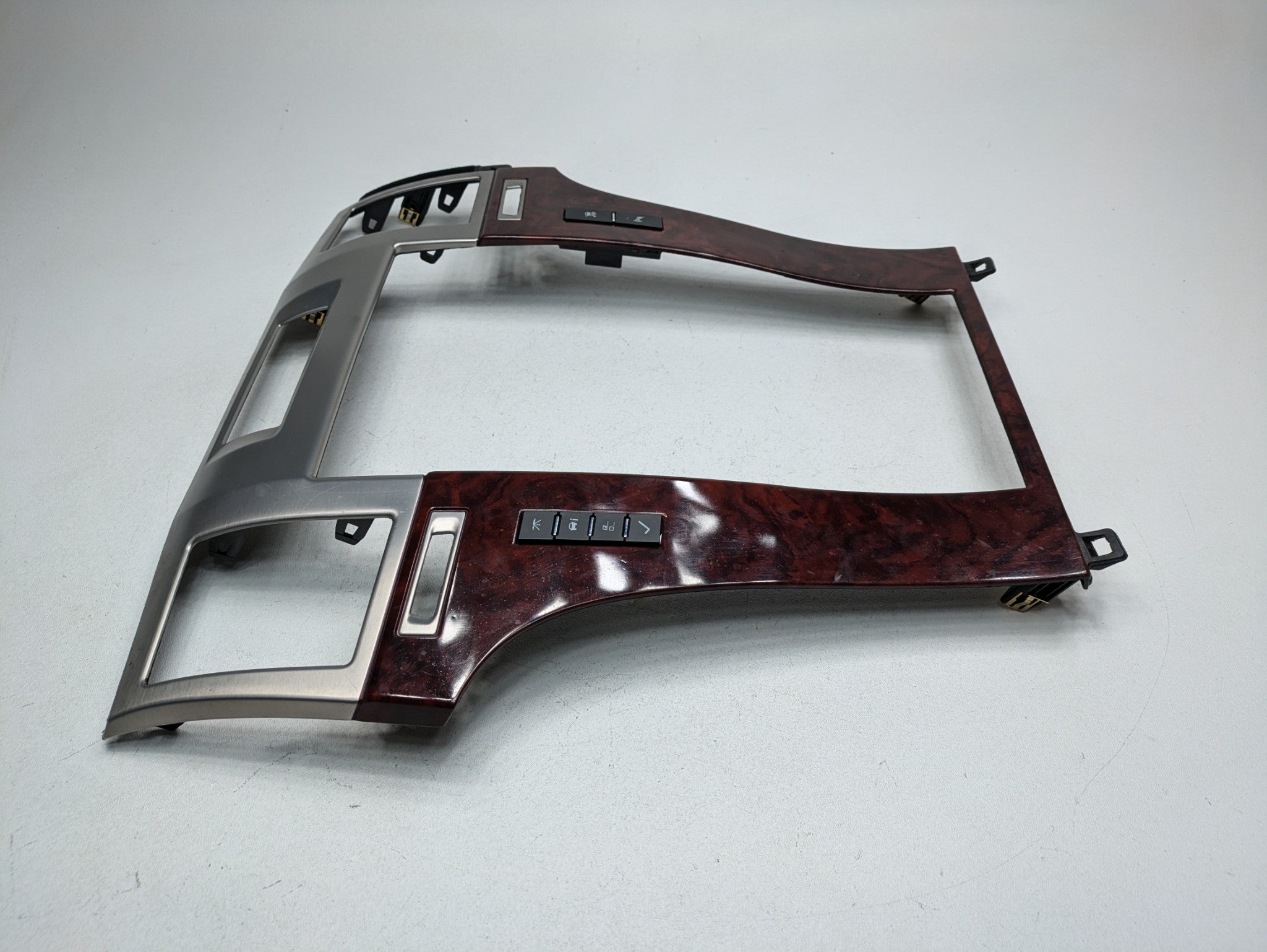 2010 - 2014 OEM CADILLAC ESCALADE ESV RADIO BEZEL TRIM SURROUND DASH VENTS COVER