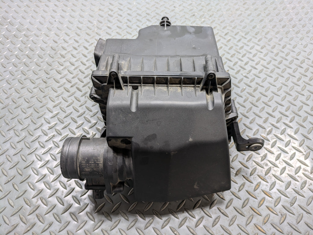 2010 - 2014 OEM CADILLAC ESCALADE ESV RIGHT SIDE AIR CLEANER HOUSING FILTER BOX