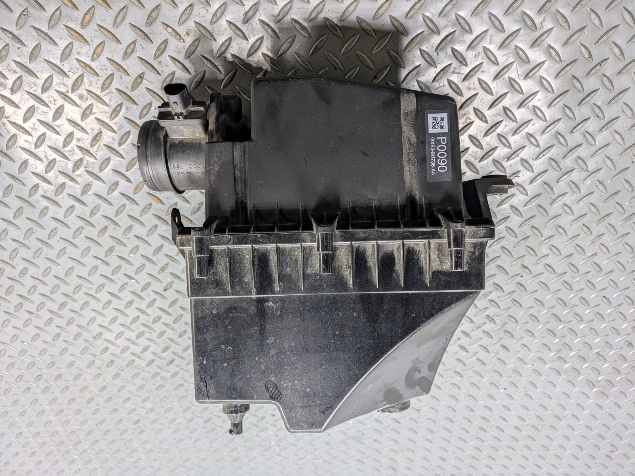 2010 - 2014 OEM CADILLAC ESCALADE ESV RIGHT SIDE AIR CLEANER HOUSING FILTER BOX