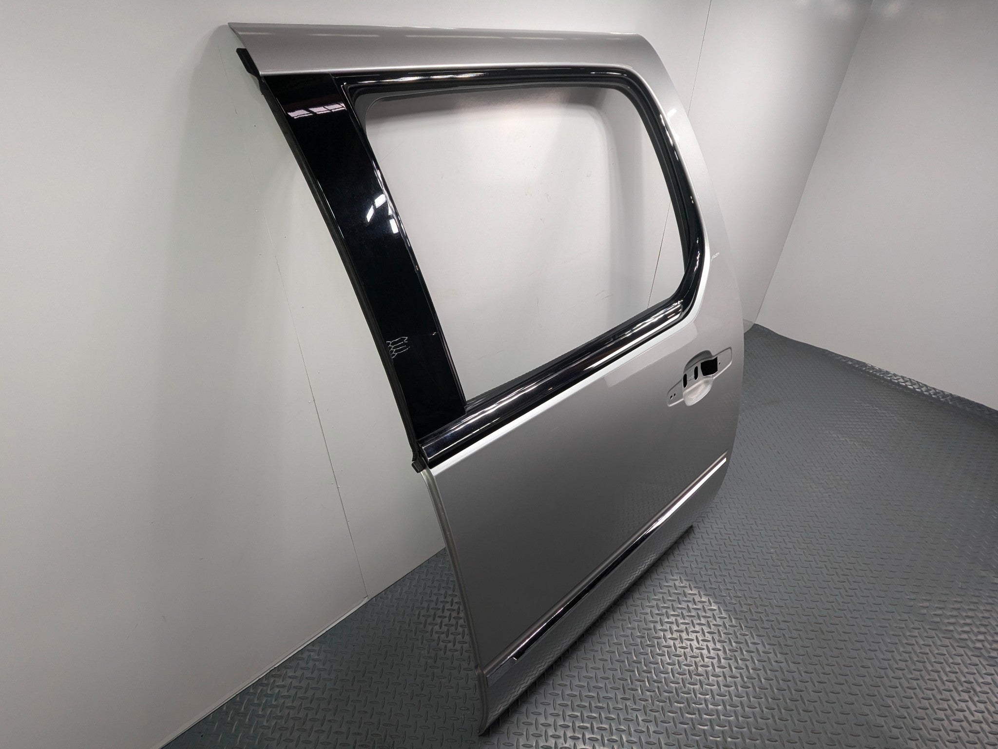 2010 - 2014 OEM CADILLAC ESCALADE ESV REAR LEFT DRIVER SIDE DOOR SHELL PANEL