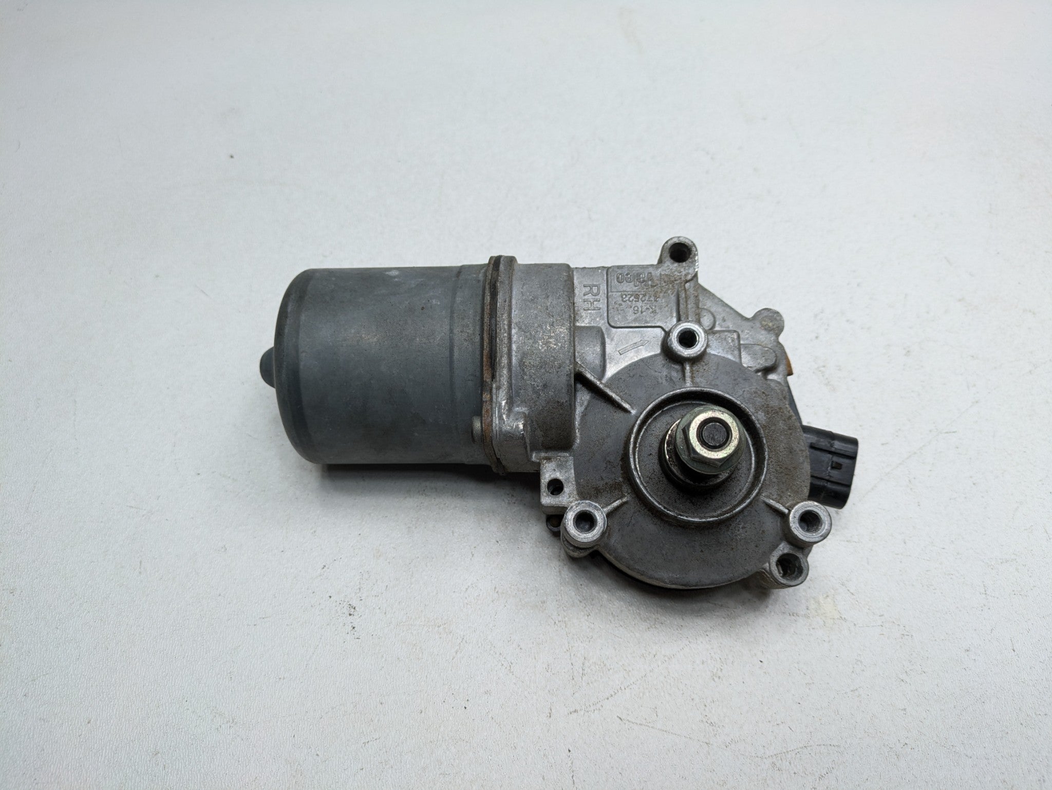 2010 - 2014 OEM CADILLAC ESCALADE ESV FRONT WINDSHIELD WIPER MOTOR ASSEMBLY
