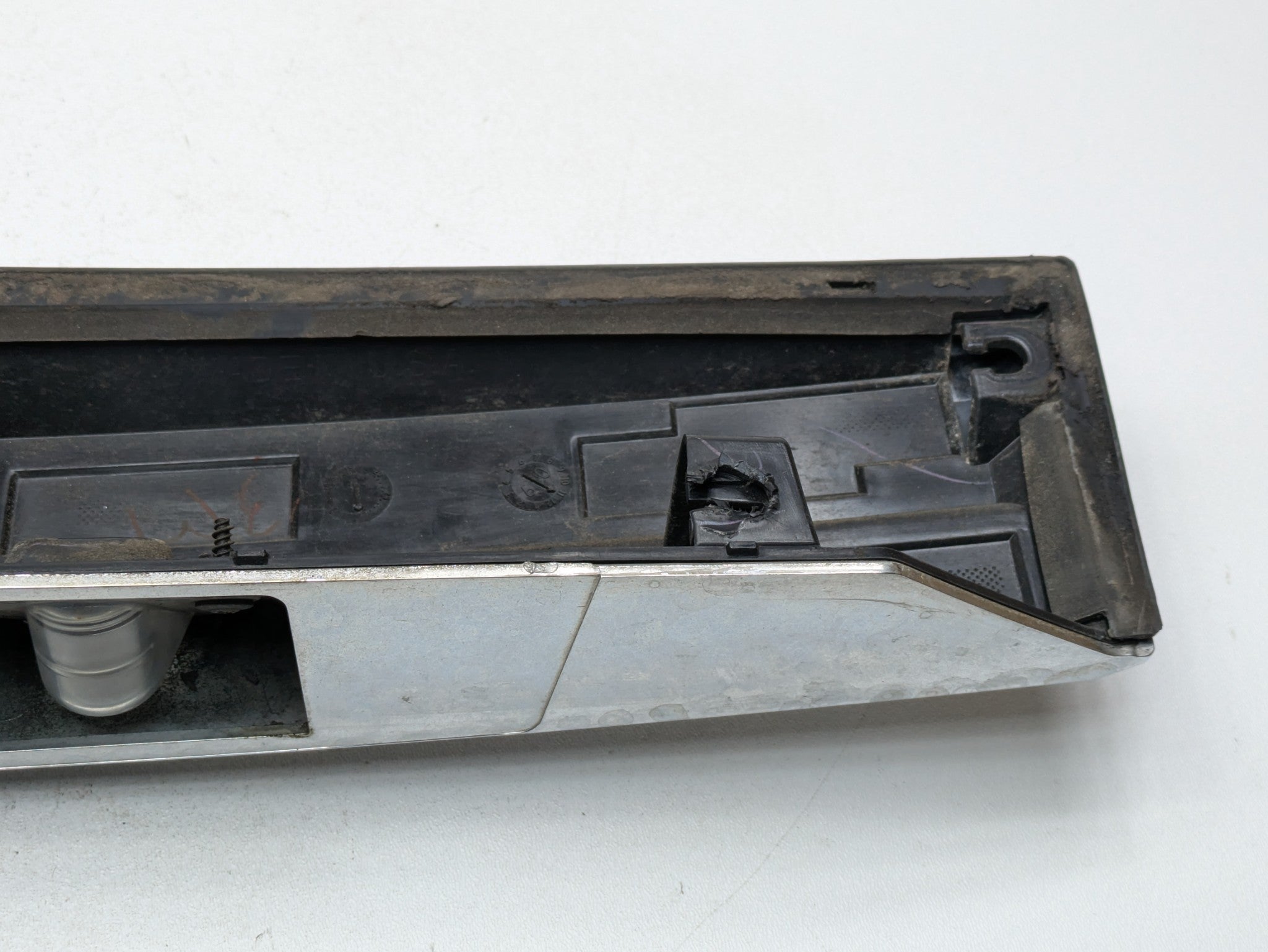 2010 - 2014 OEM CADILLAC ESCALADE ESV REAR LIFTGATE TRIM MOLDING WITH CAMERA