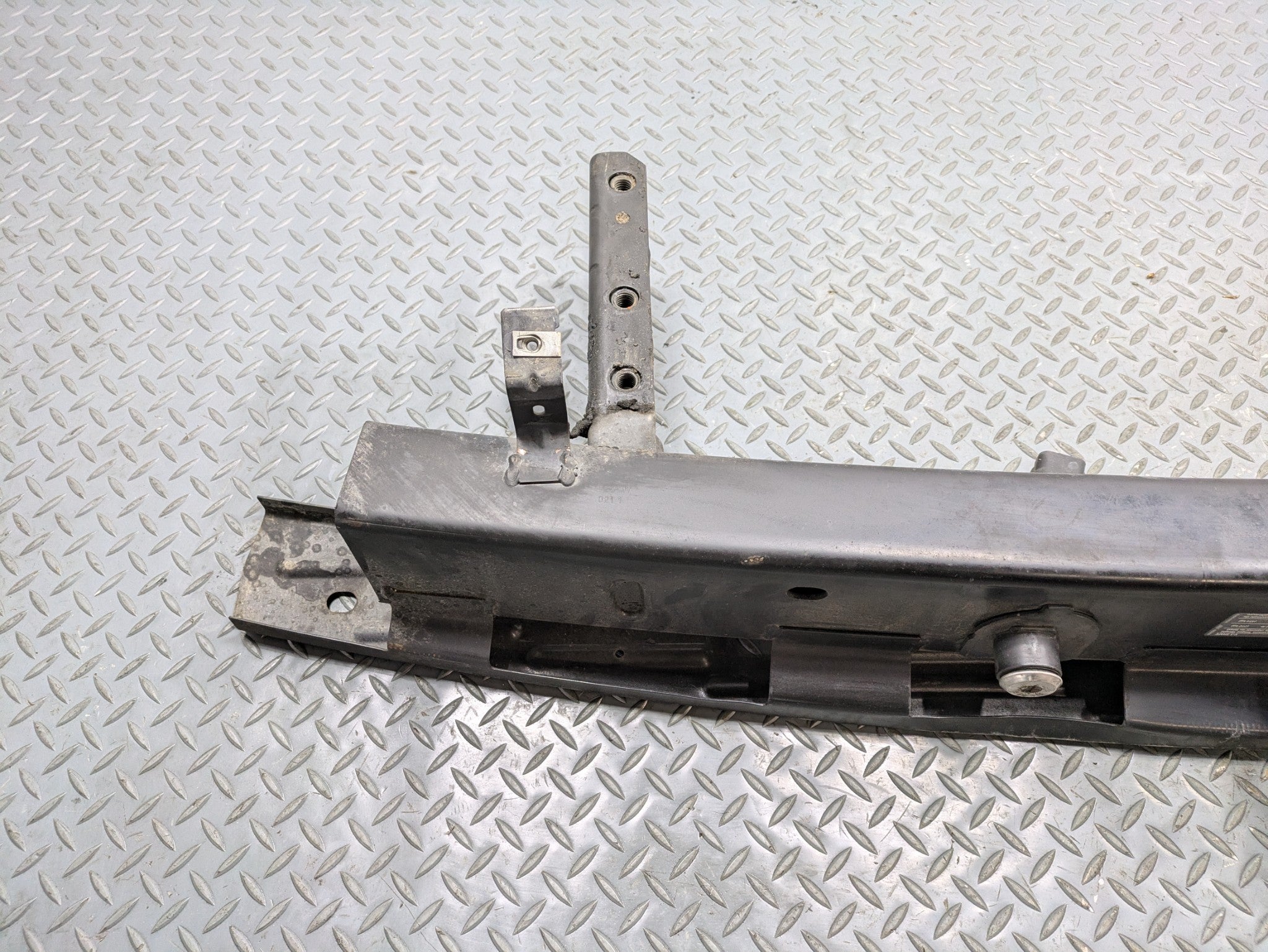 2010 - 2014 OEM CADILLAC ESCALADE ESV REAR BUMPER REINFORCEMENT REBAR TOW HITCH