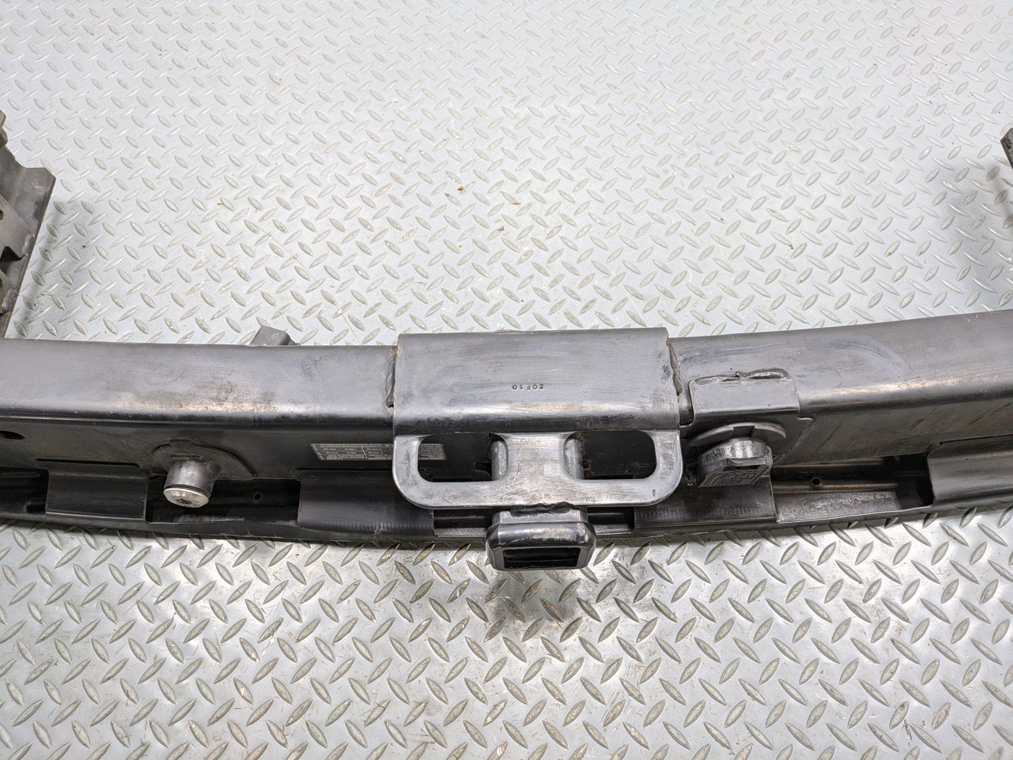 2010 - 2014 OEM CADILLAC ESCALADE ESV REAR BUMPER REINFORCEMENT REBAR TOW HITCH