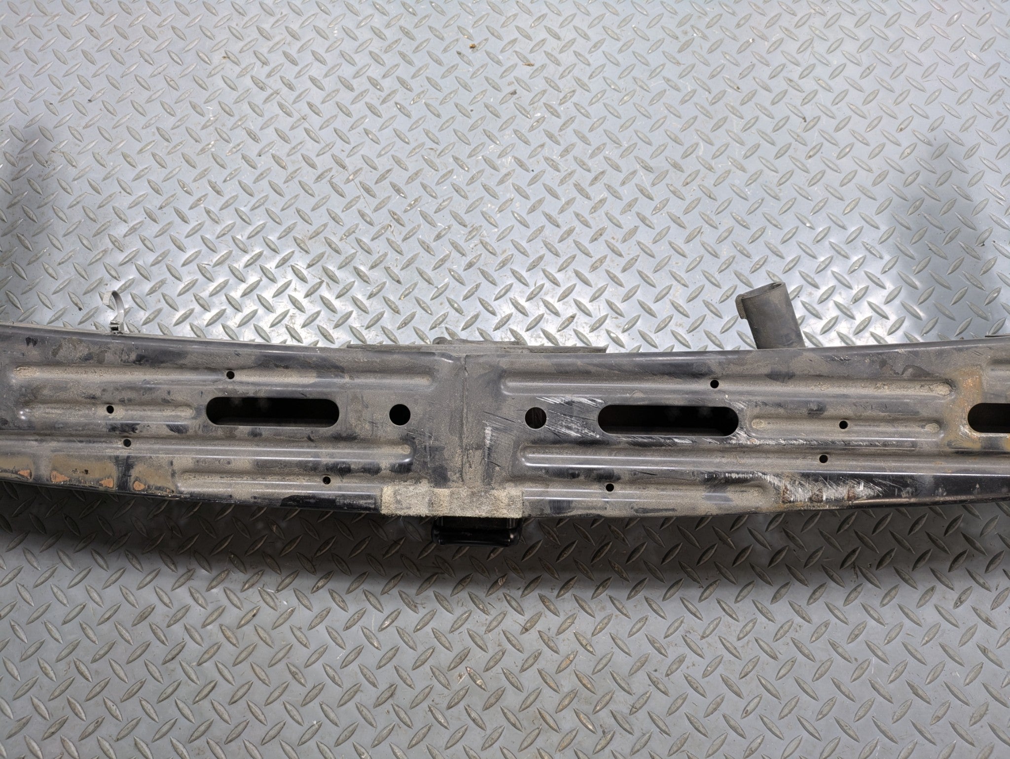 2010 - 2014 OEM CADILLAC ESCALADE ESV REAR BUMPER REINFORCEMENT REBAR TOW HITCH