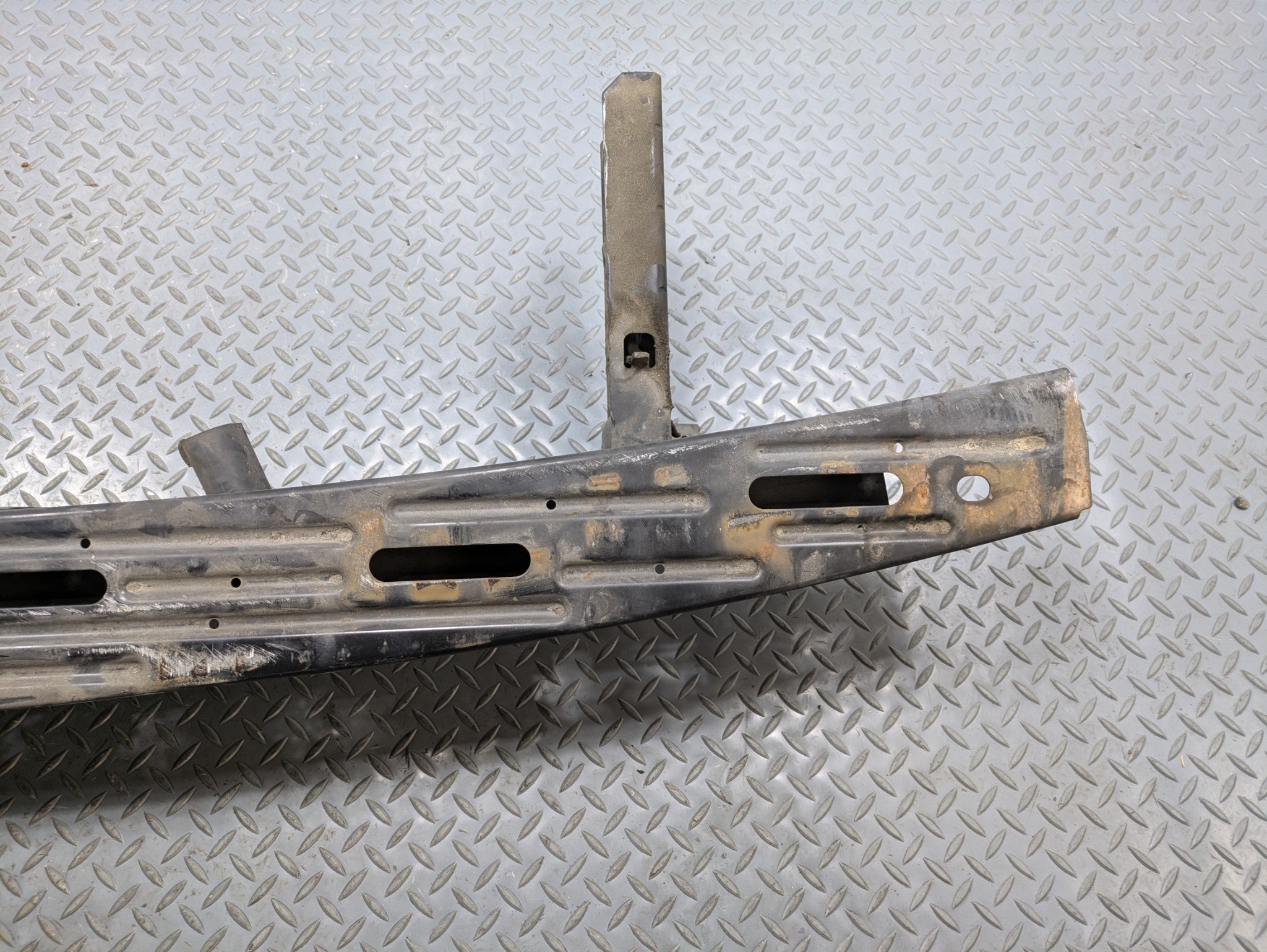 2010 - 2014 OEM CADILLAC ESCALADE ESV REAR BUMPER REINFORCEMENT REBAR TOW HITCH