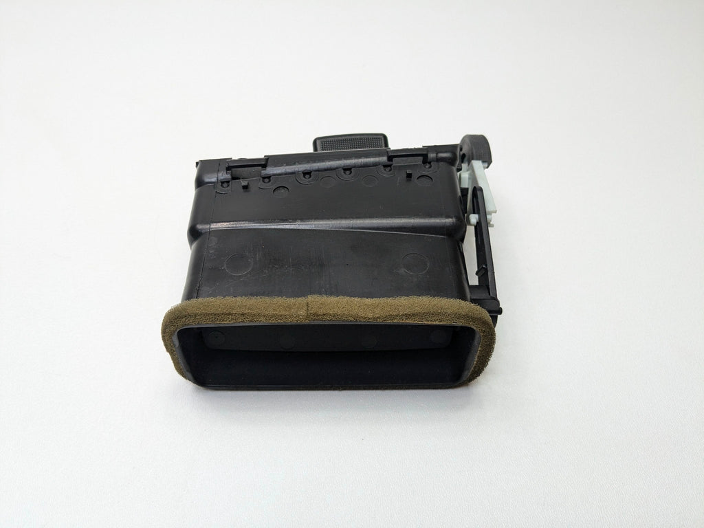 2010 - 2014 OEM CADILLAC ESCALADE ESV FRONT RIGHT SIDE DASH AC HEATER AIR VENT