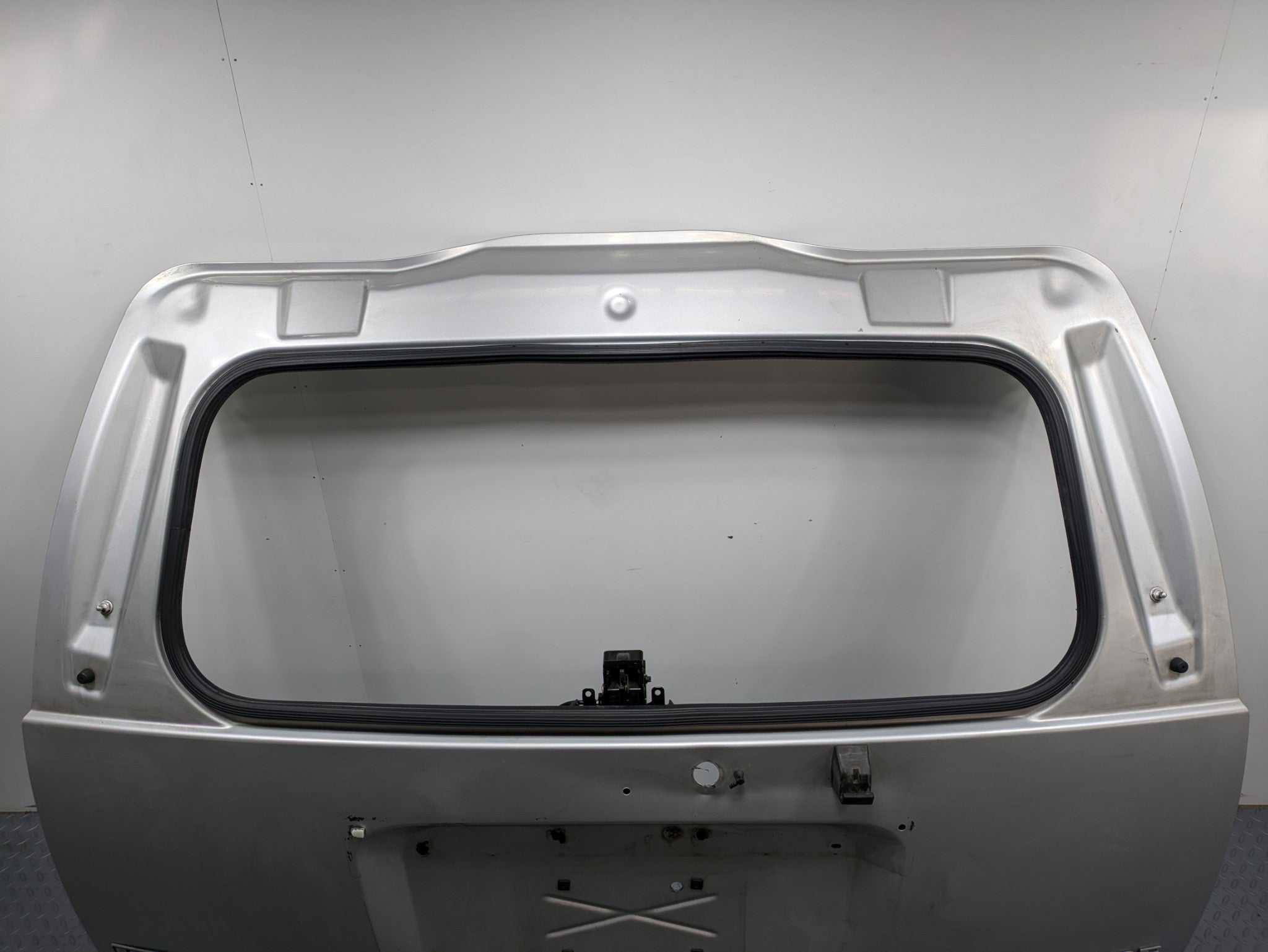 2010 - 2014 OEM CADILLAC ESCALADE ESV REAR TRUNK TAILGATE HATCH SHELL PANEL