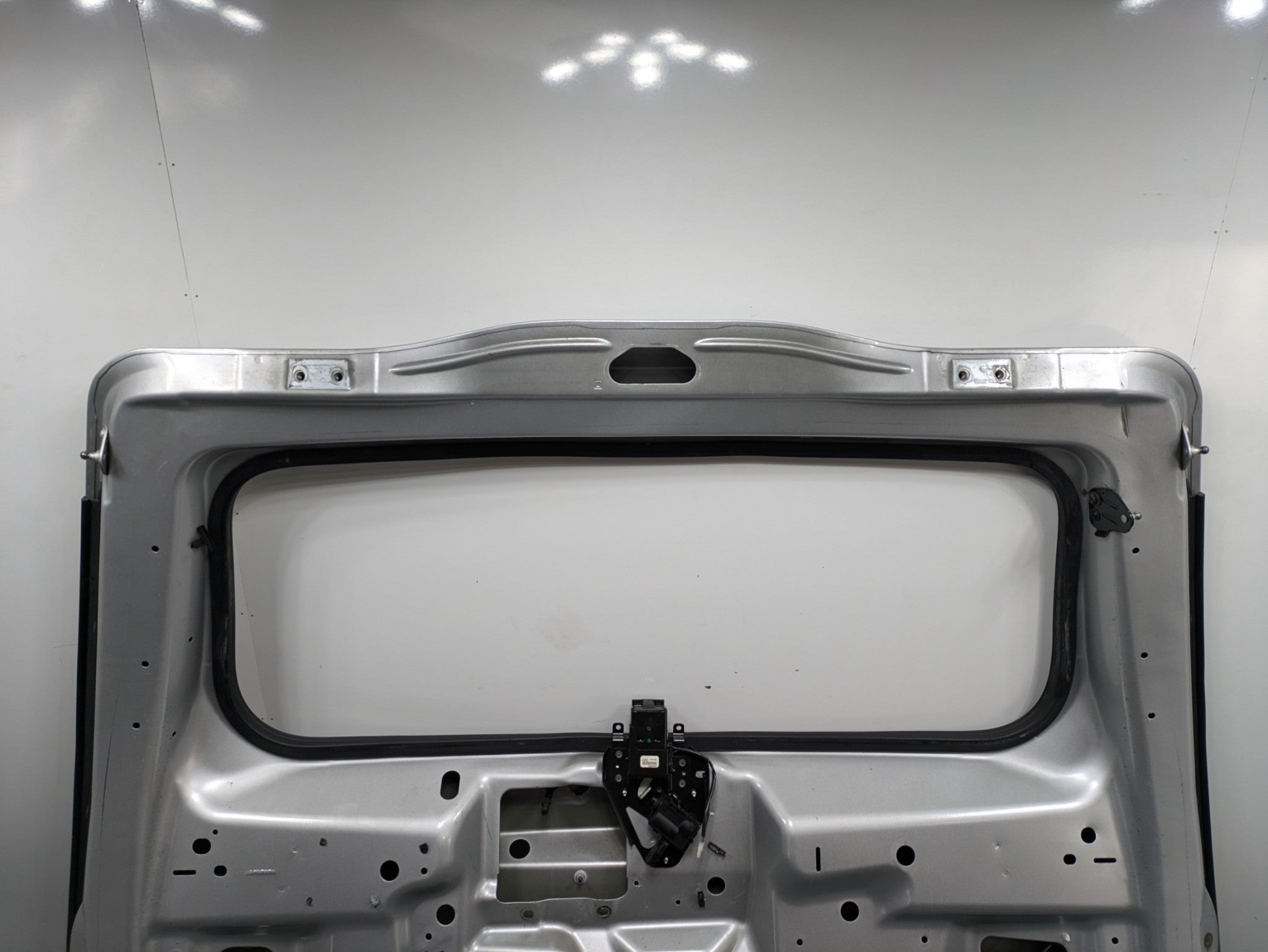 2010 - 2014 OEM CADILLAC ESCALADE ESV REAR TRUNK TAILGATE HATCH SHELL PANEL