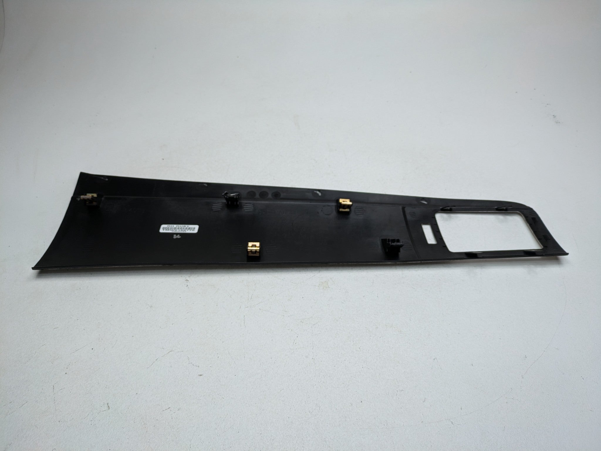 2010 - 2014 OEM CADILLAC ESCALADE ESV RIGHT PASSENGER SIDE DASH VENT TRIM