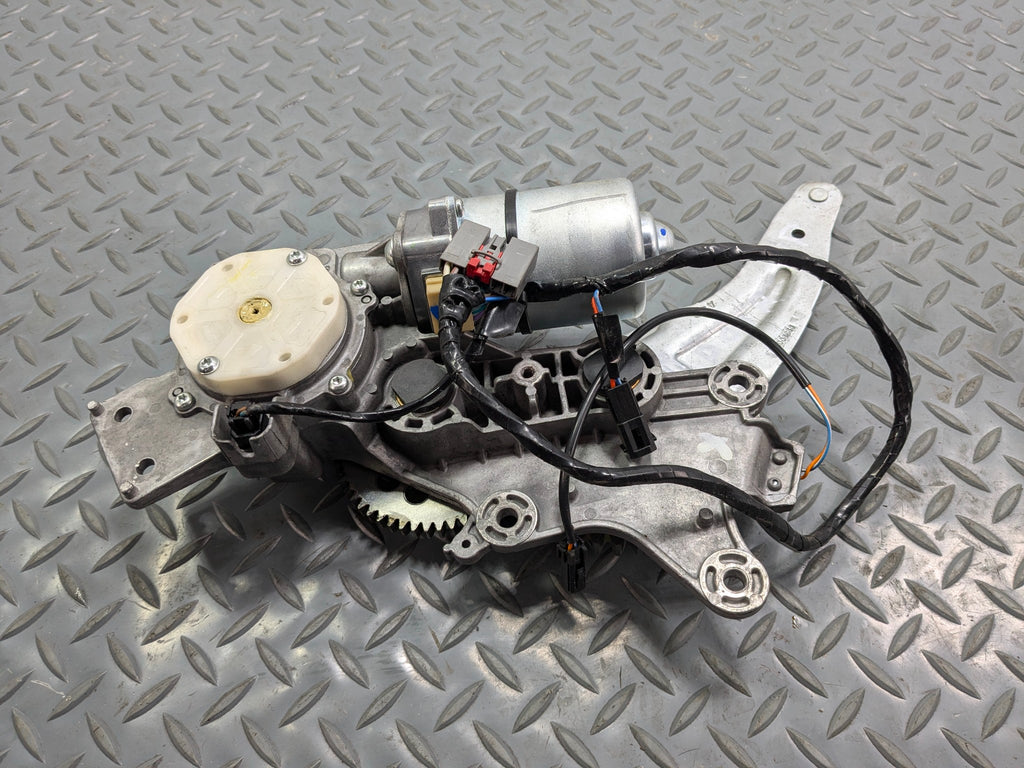 2010 - 2014 OEM CADILLAC ESCALADE ESV REAR LIFTGATE TAILGATE LIFT MOTOR ACTUATOR