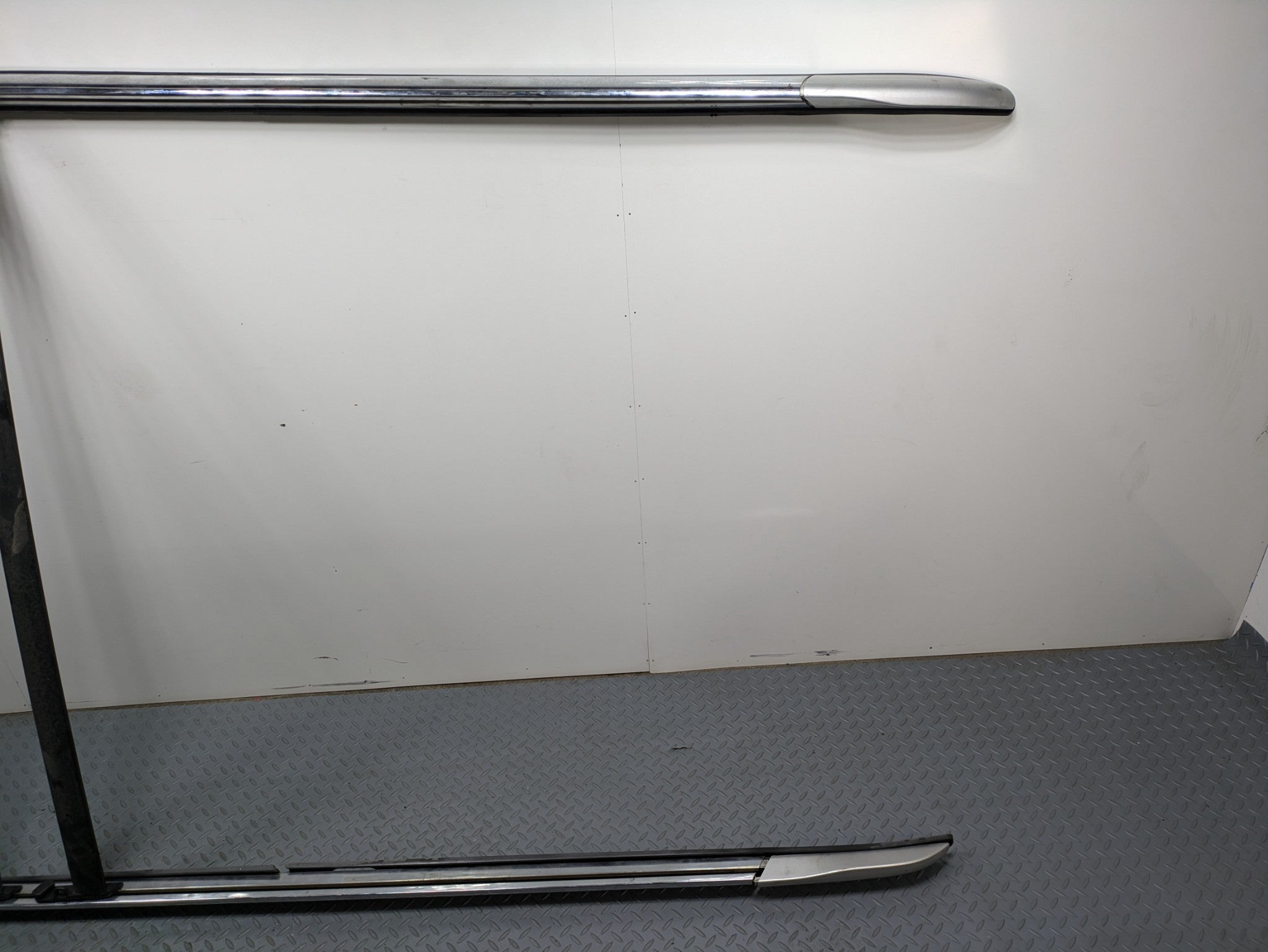 2010 - 2014 OEM CADILLAC ESCALADE ESV OVERHEAD ROOF LUGGAGE RACK RAIL CROSS BARS